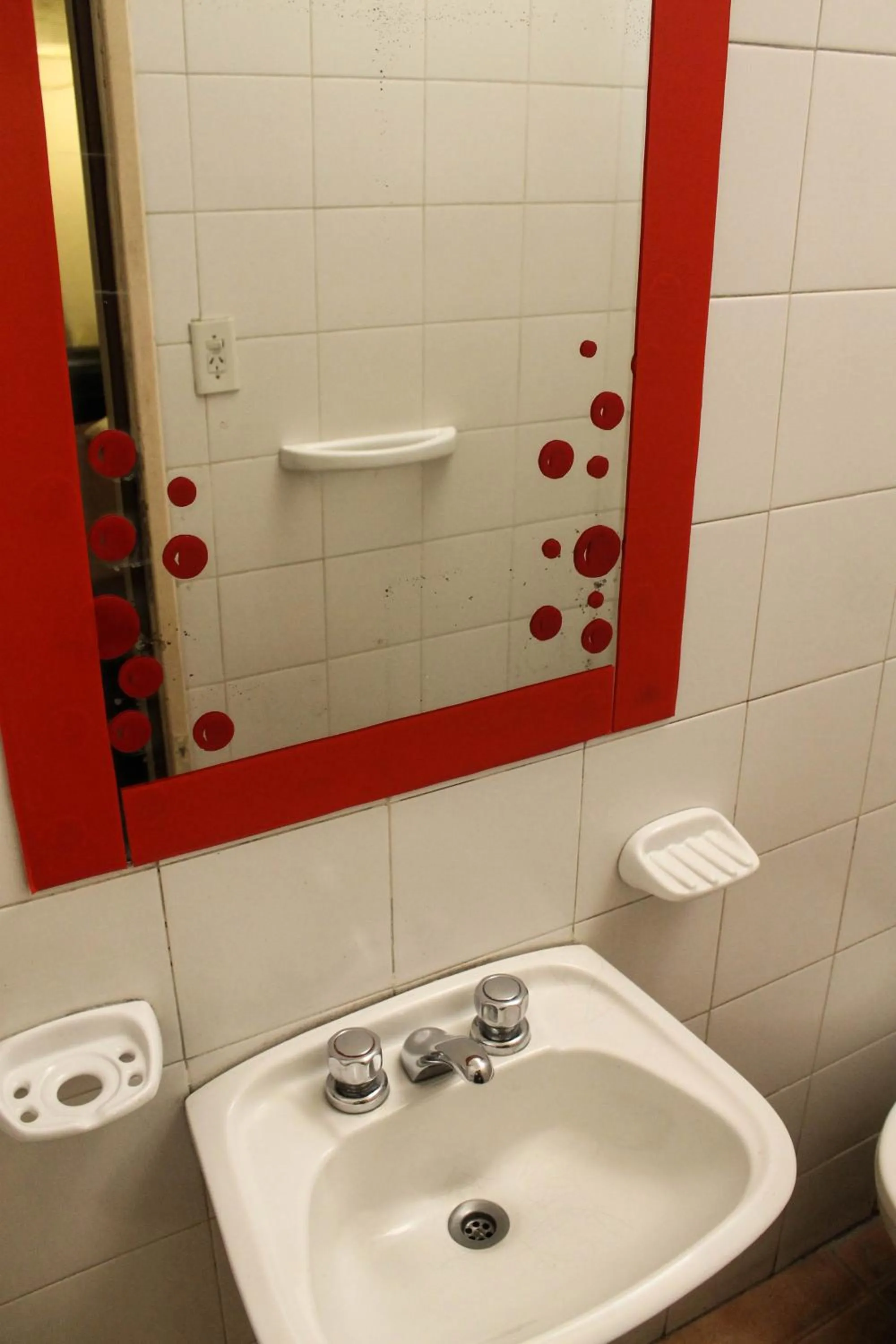 Bathroom in Casi Guemes Hotel