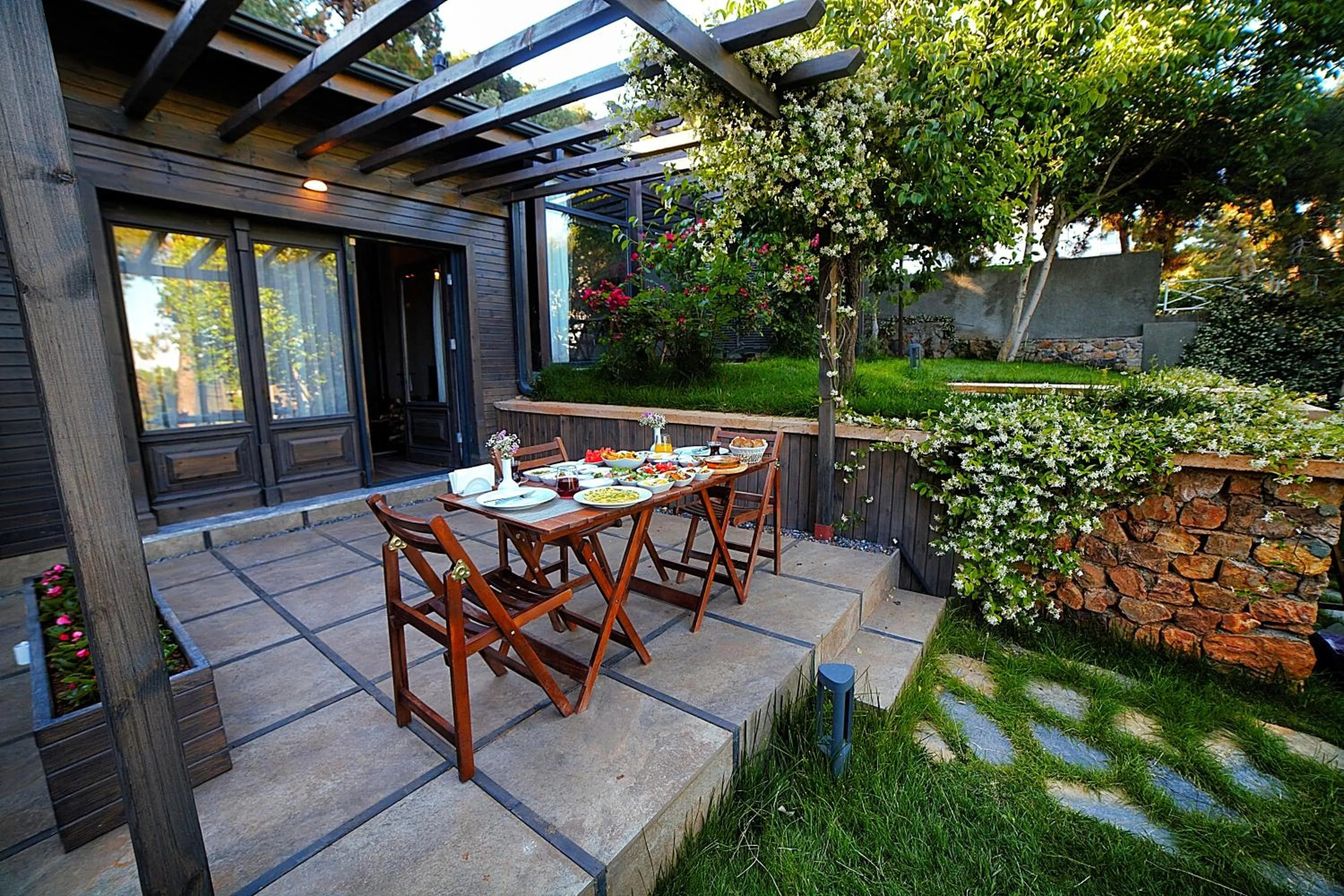Patio in Triada Hotel Büyükada