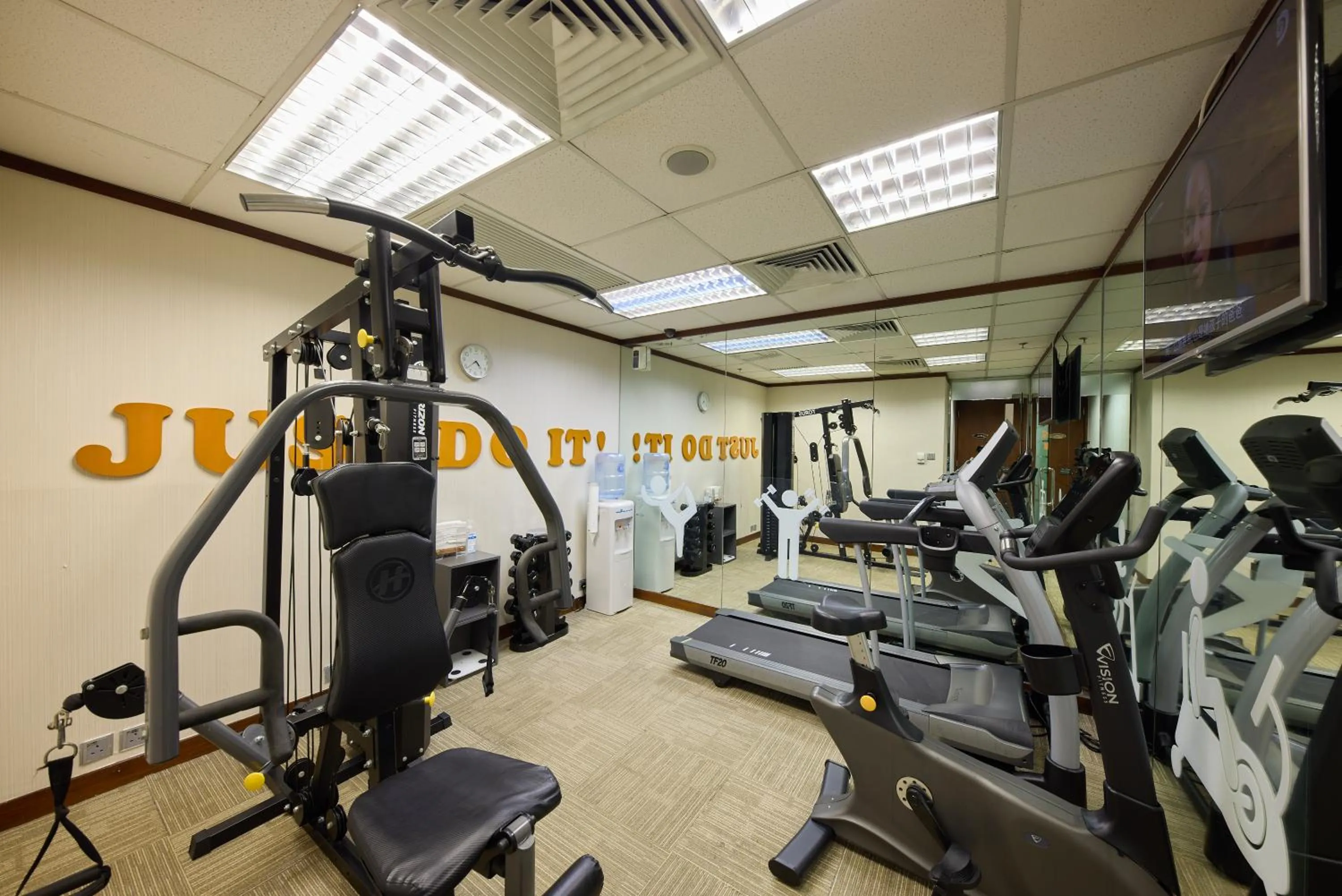Fitness centre/facilities in Rosedale Hotel Hong Kong
