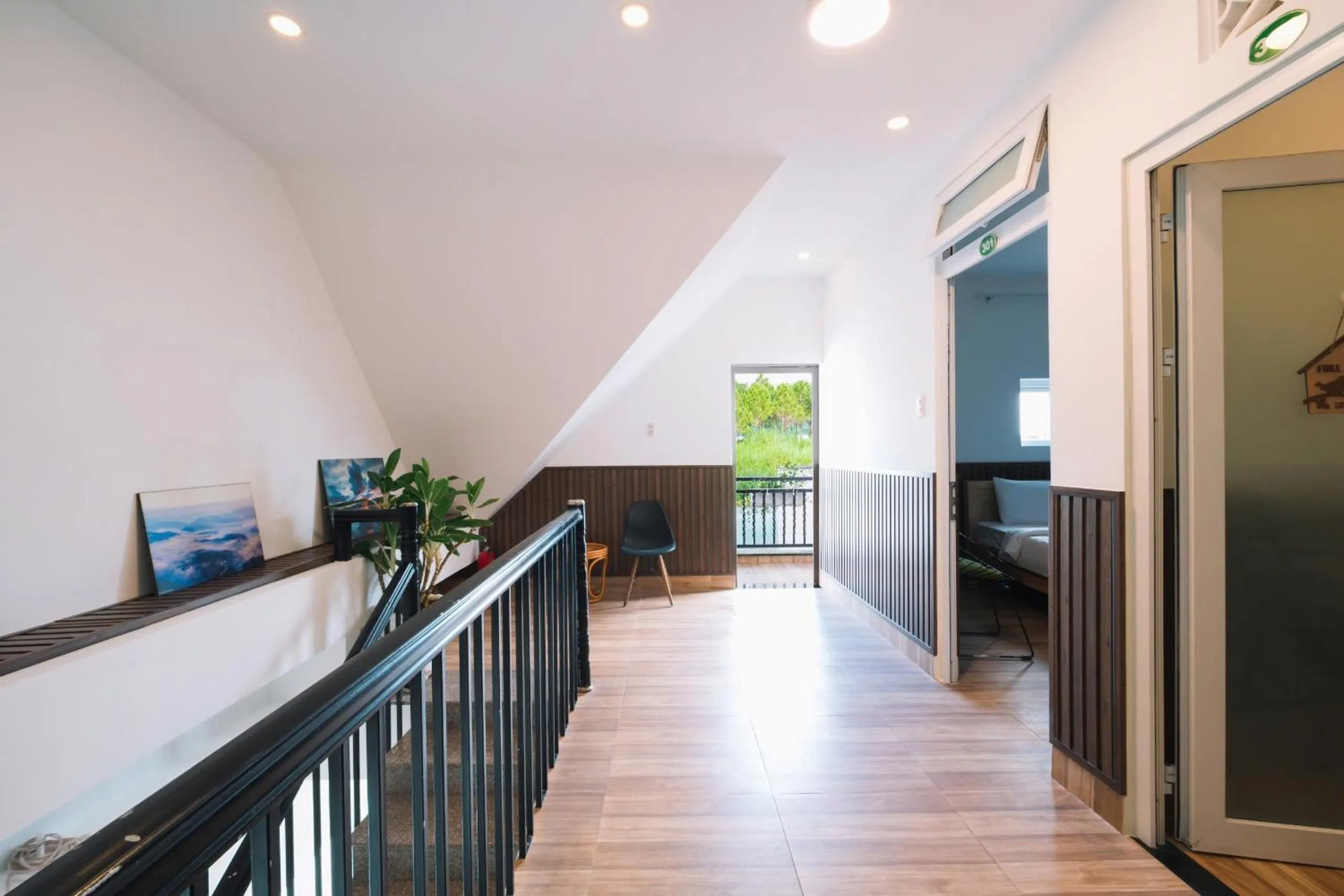 Communal lounge/ TV room in Cherry House Đà Lạt