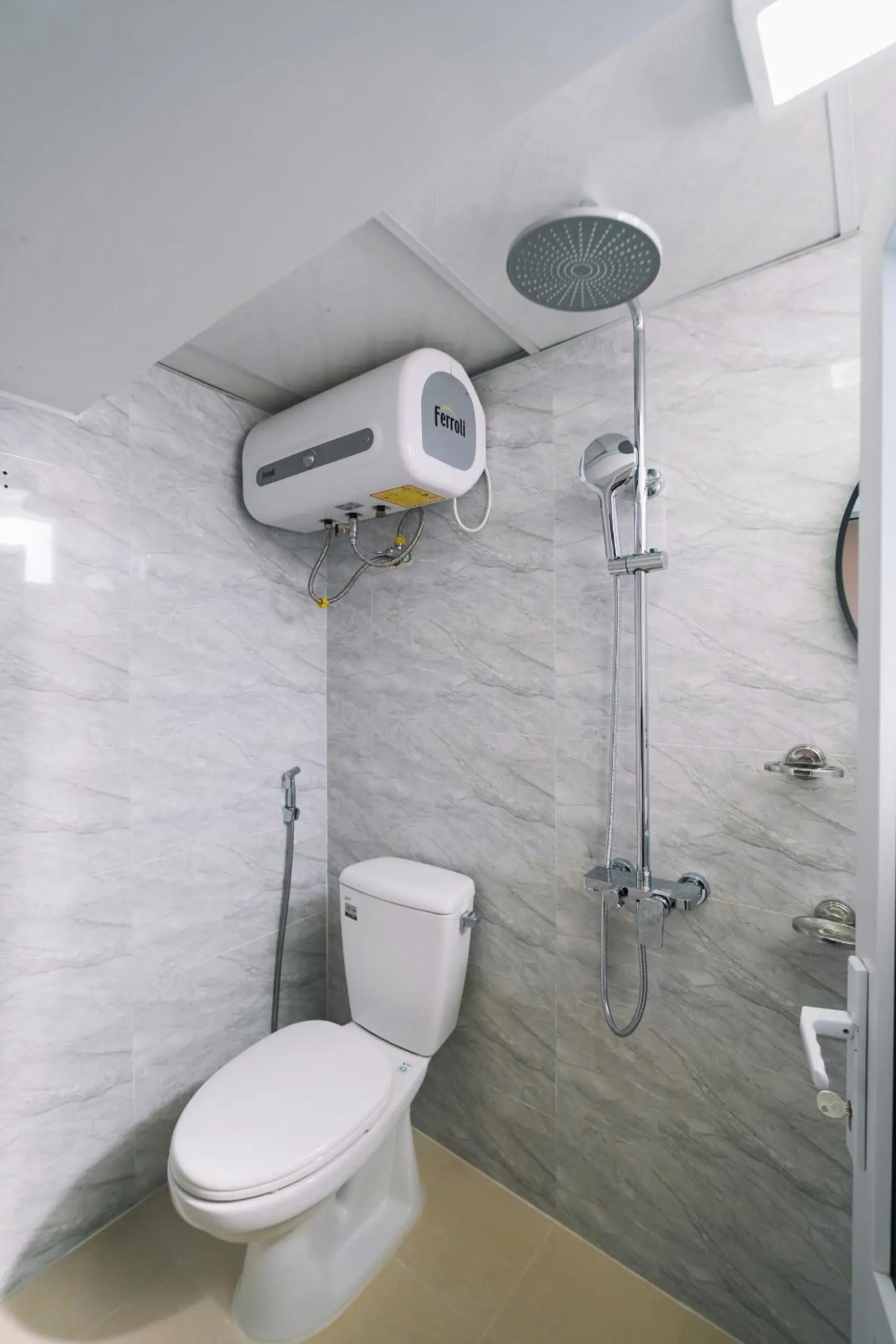 Shower in Cherry House Đà Lạt