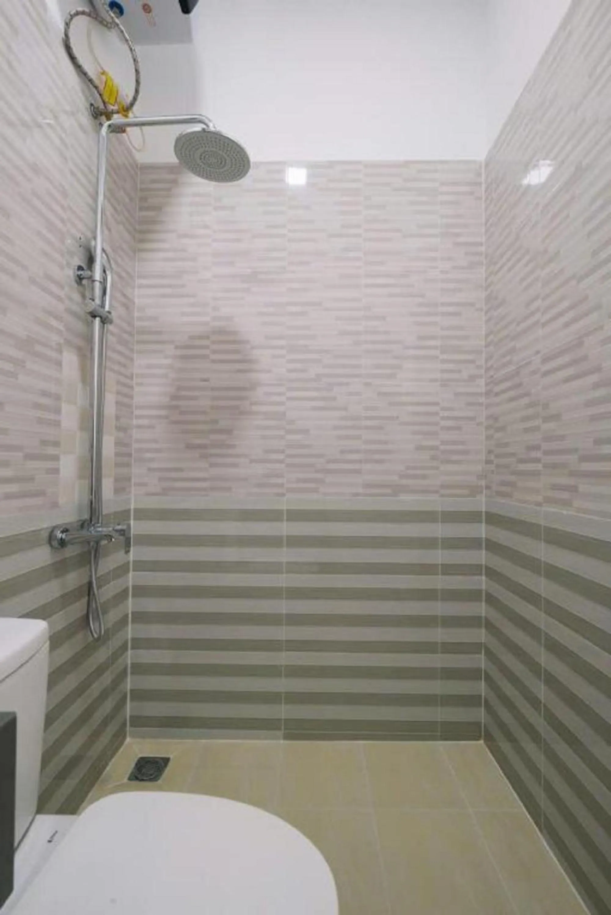 Shower in Cherry House Đà Lạt