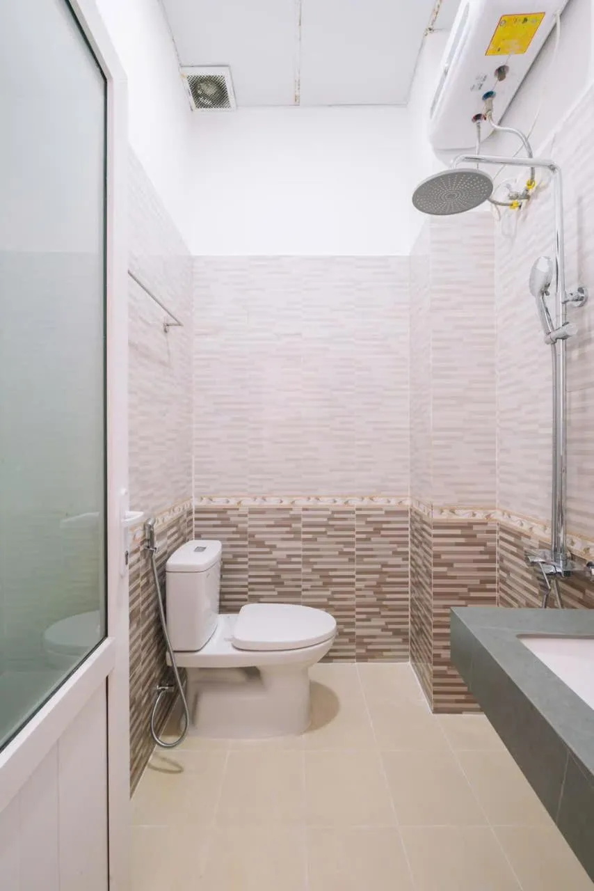 Shower in Cherry House Đà Lạt