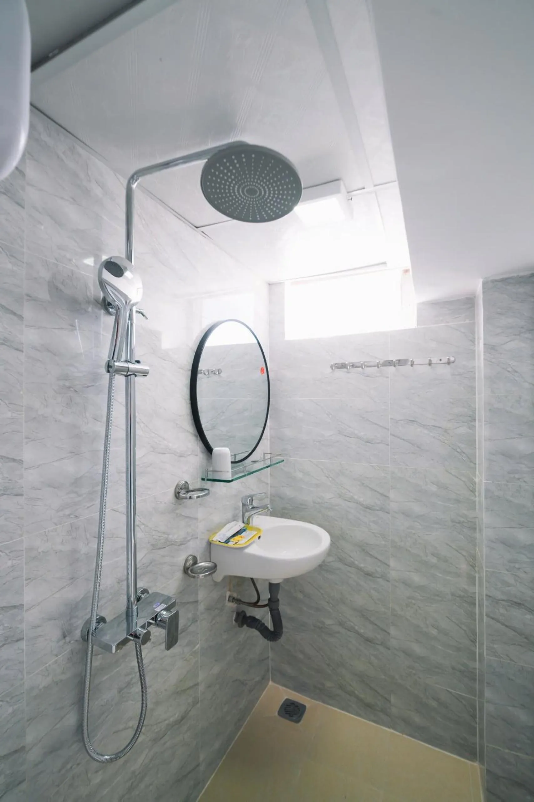 Shower in Cherry House Đà Lạt