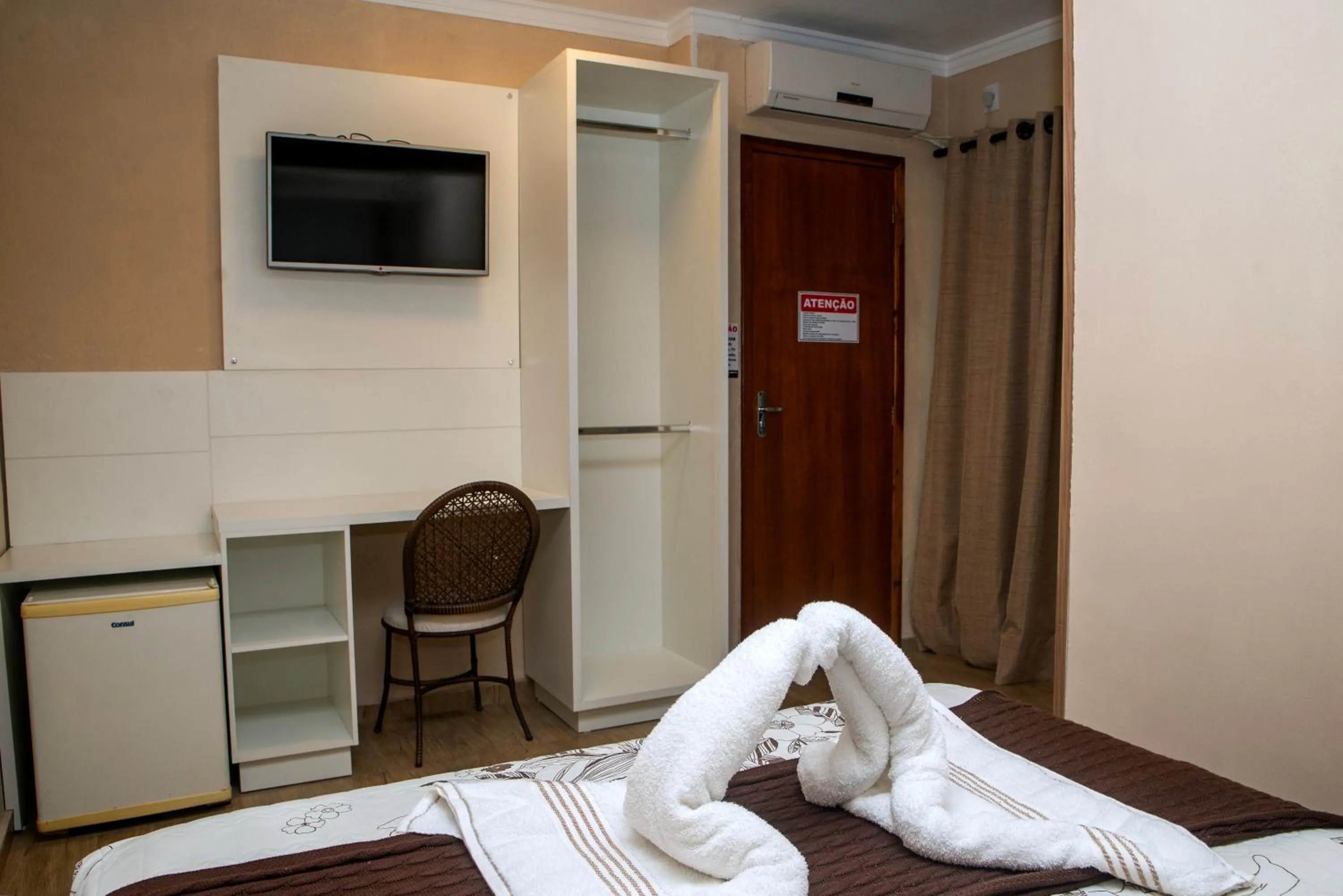 Bedroom, Bed in Hotel Estrela do Mar