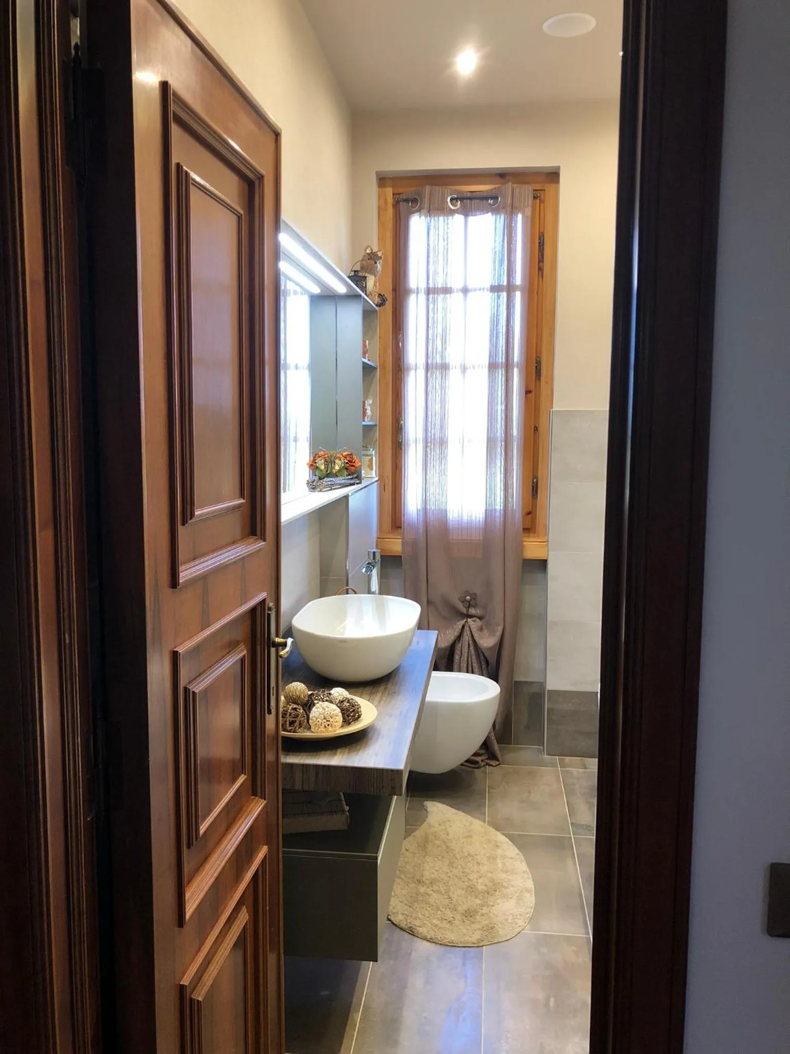 Bathroom in Jenny's Country Dreamhouse