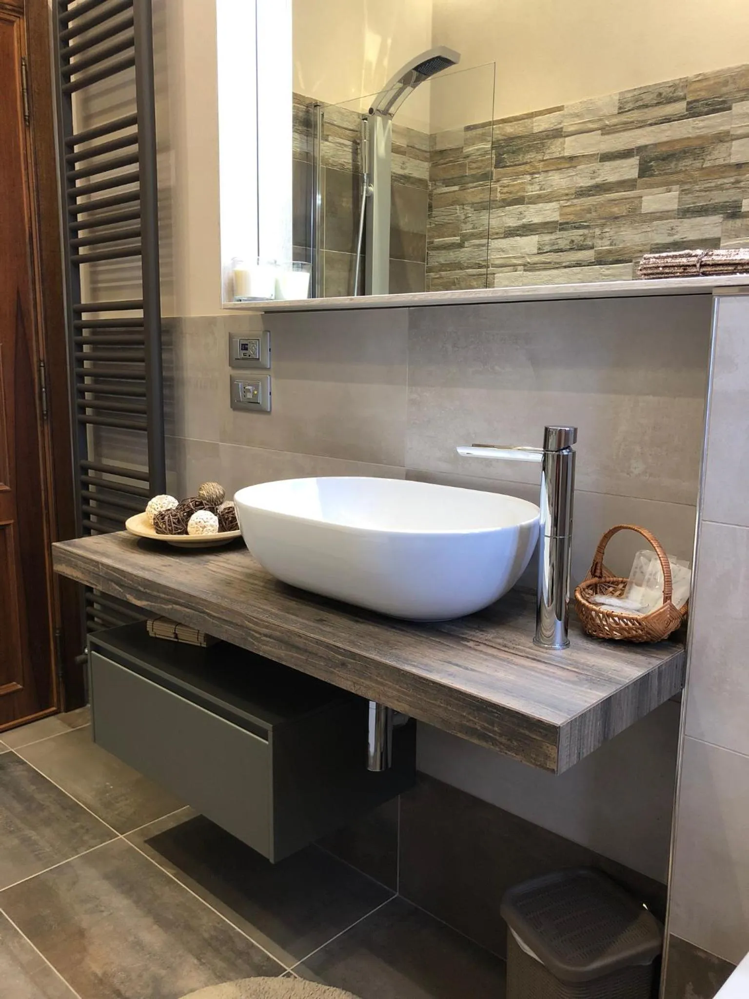 Bathroom in Jenny's Country Dreamhouse