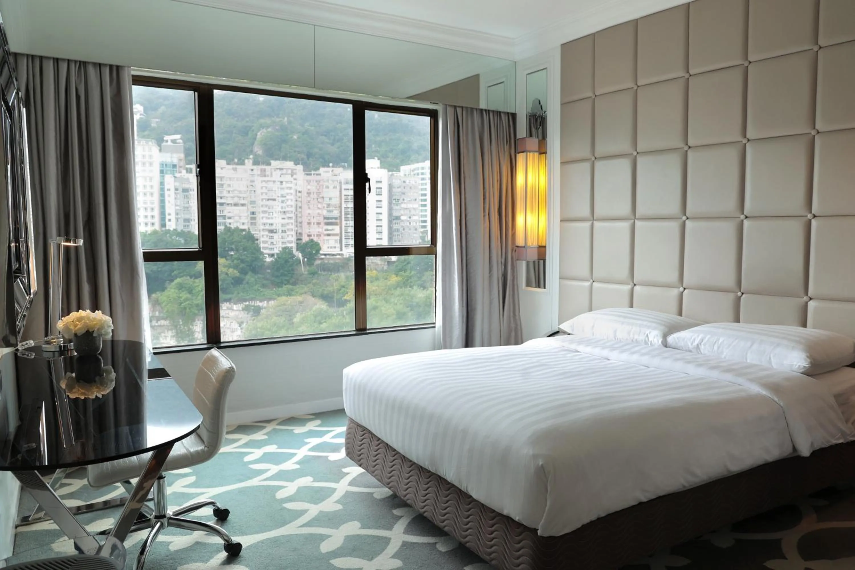 Photo of the whole room, Bed in Dorsett Wanchai, Hong Kong