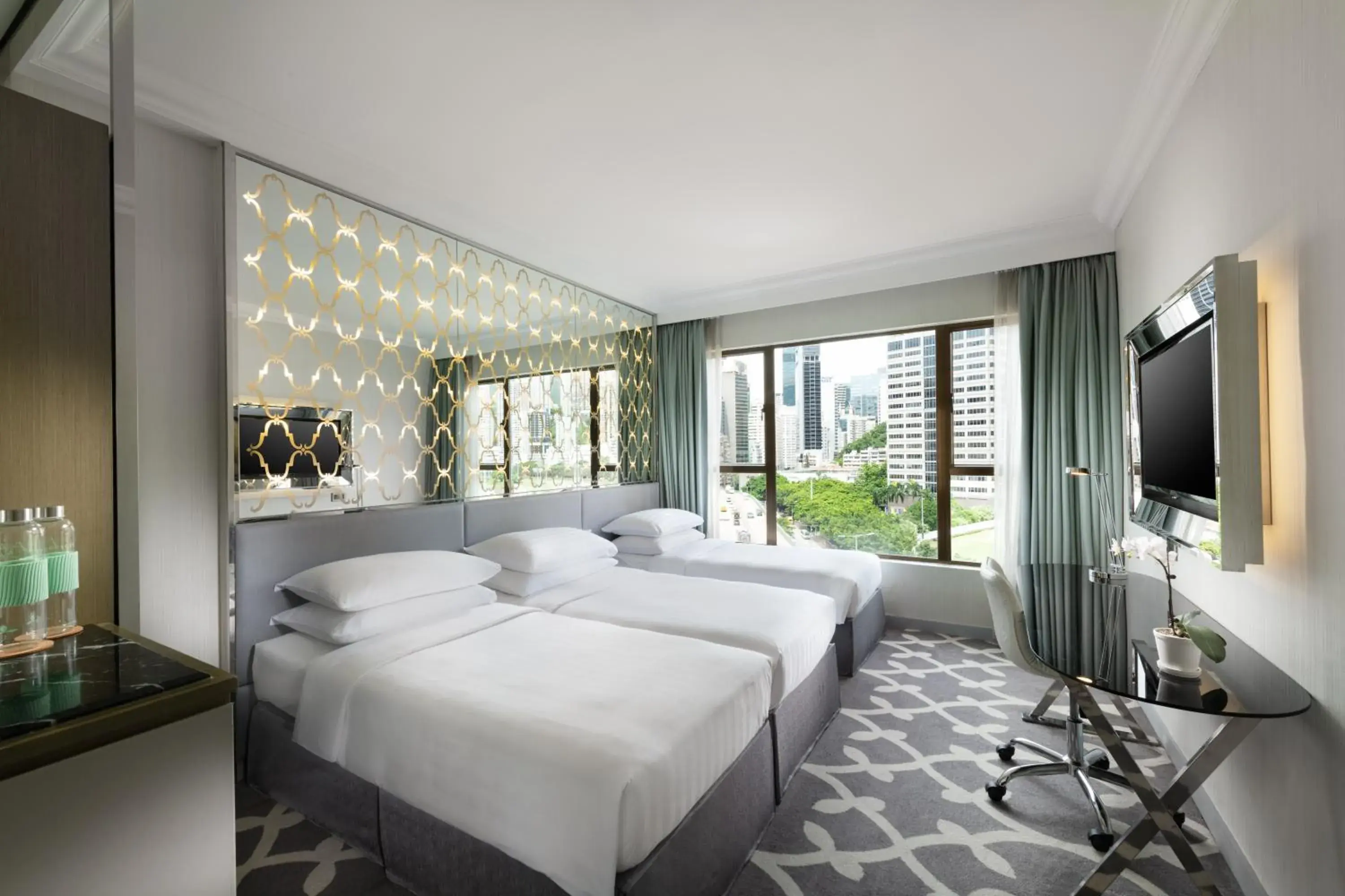 Deluxe Triple Room with City View in Dorsett Wanchai, Hong Kong Deluxe Triple Room with City View in Dorsett Wanchai, Hong Kong