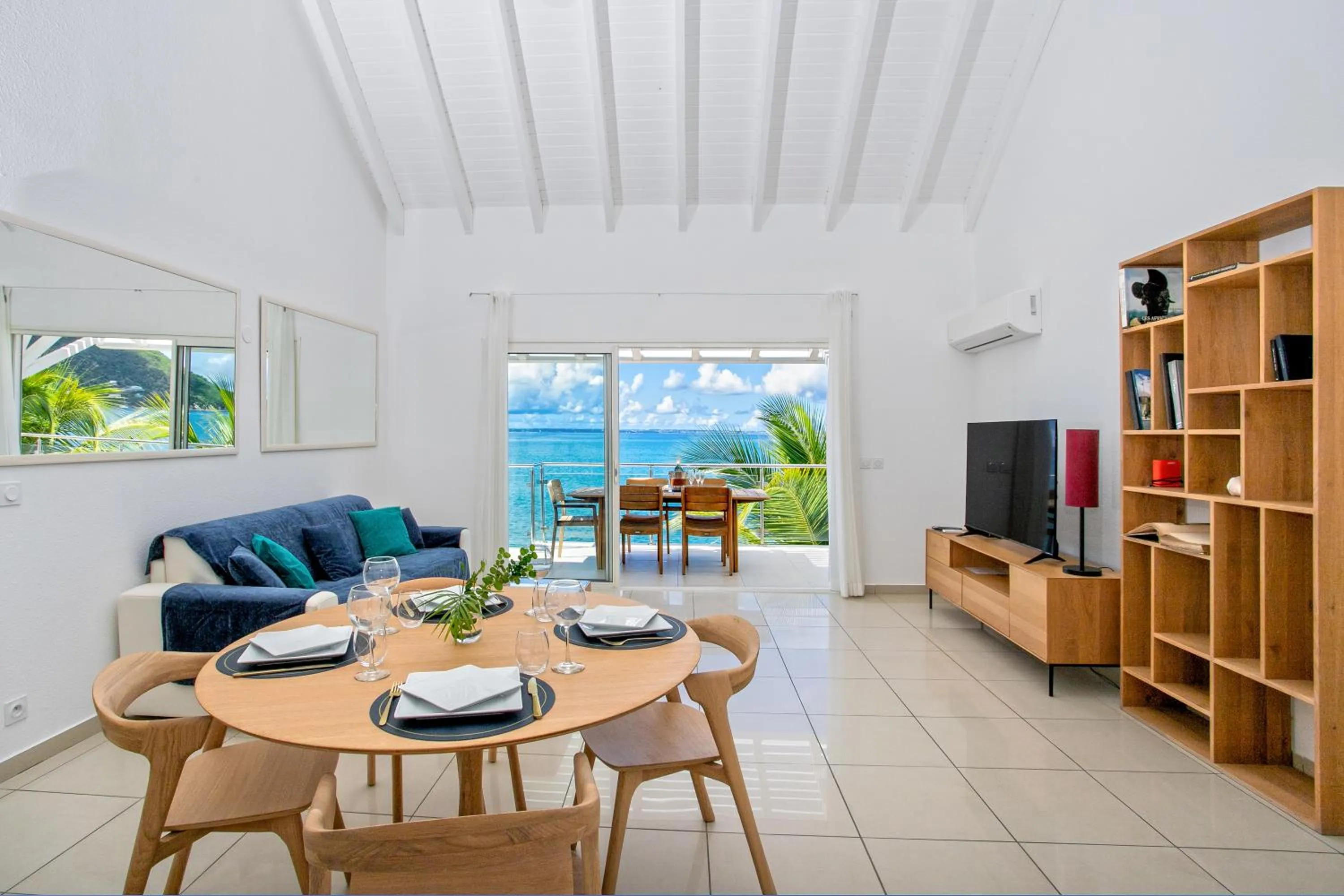 Balcony/Terrace in Bleu Emeraude Hotel