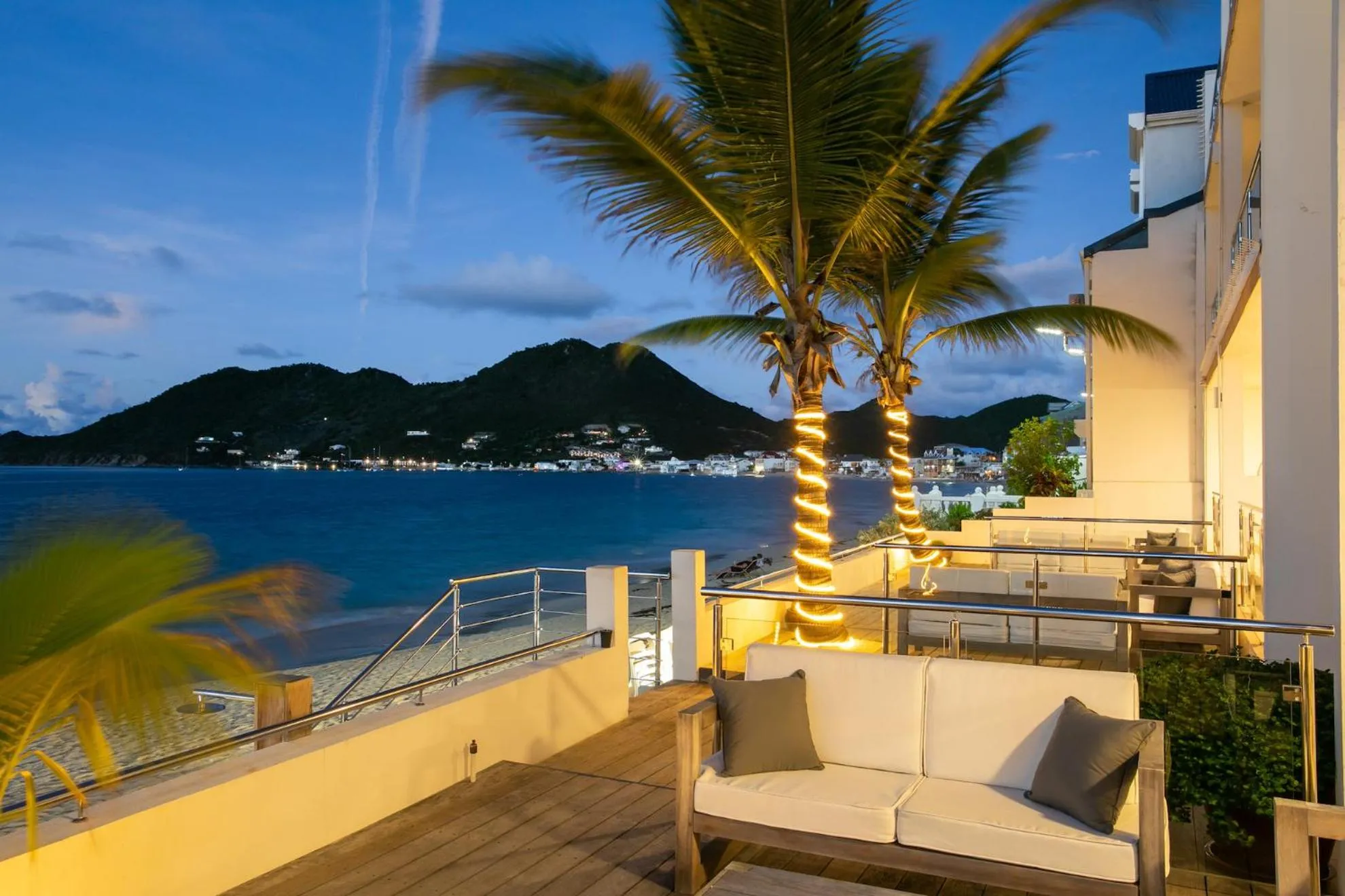 Night in Bleu Emeraude Hotel