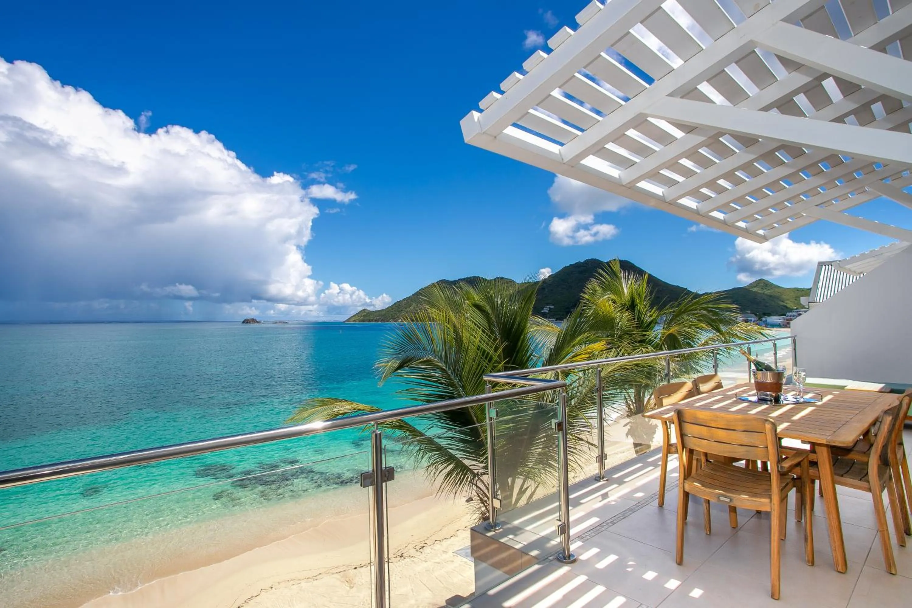 Balcony/Terrace in Bleu Emeraude Hotel