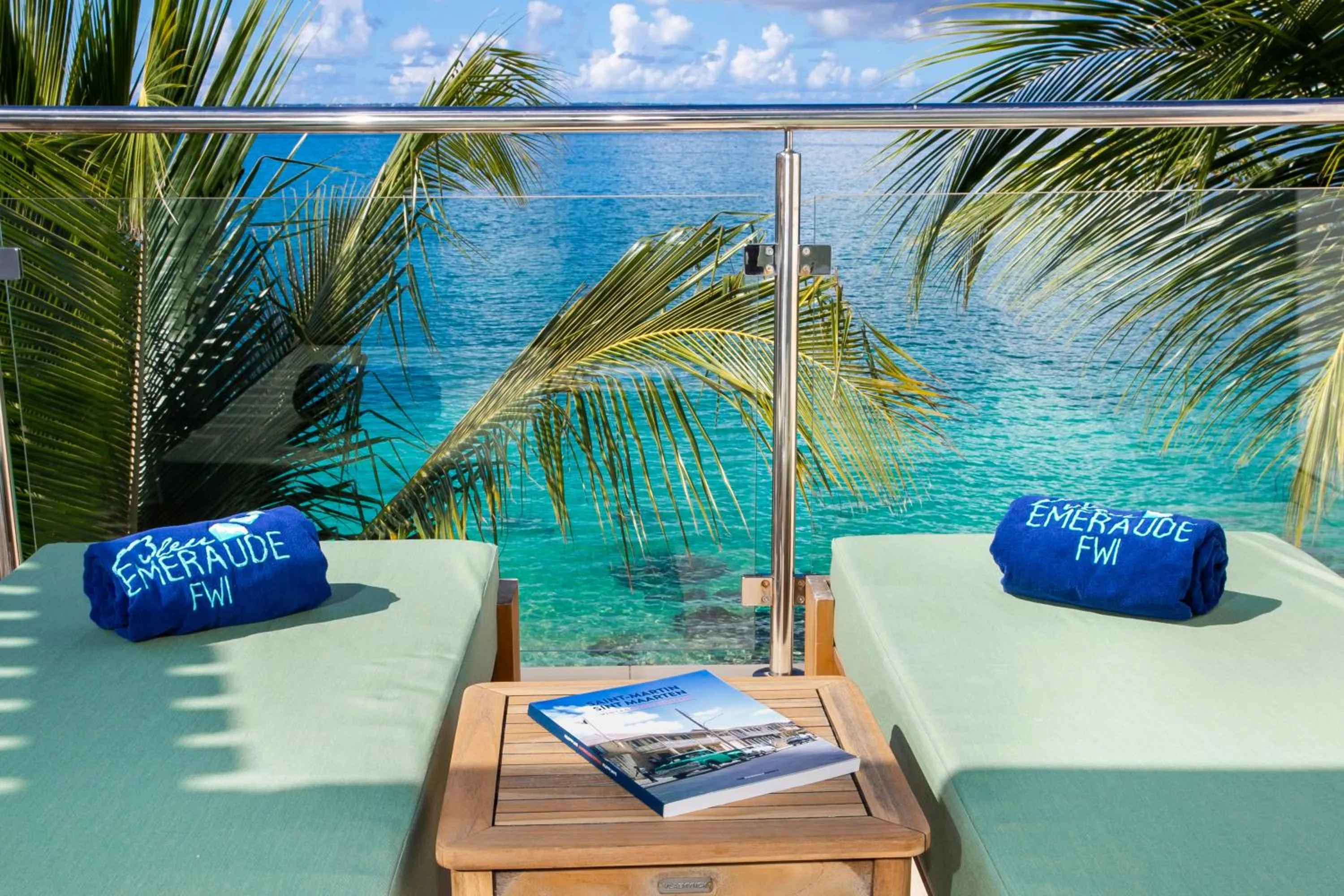 Balcony/Terrace in Bleu Emeraude Hotel