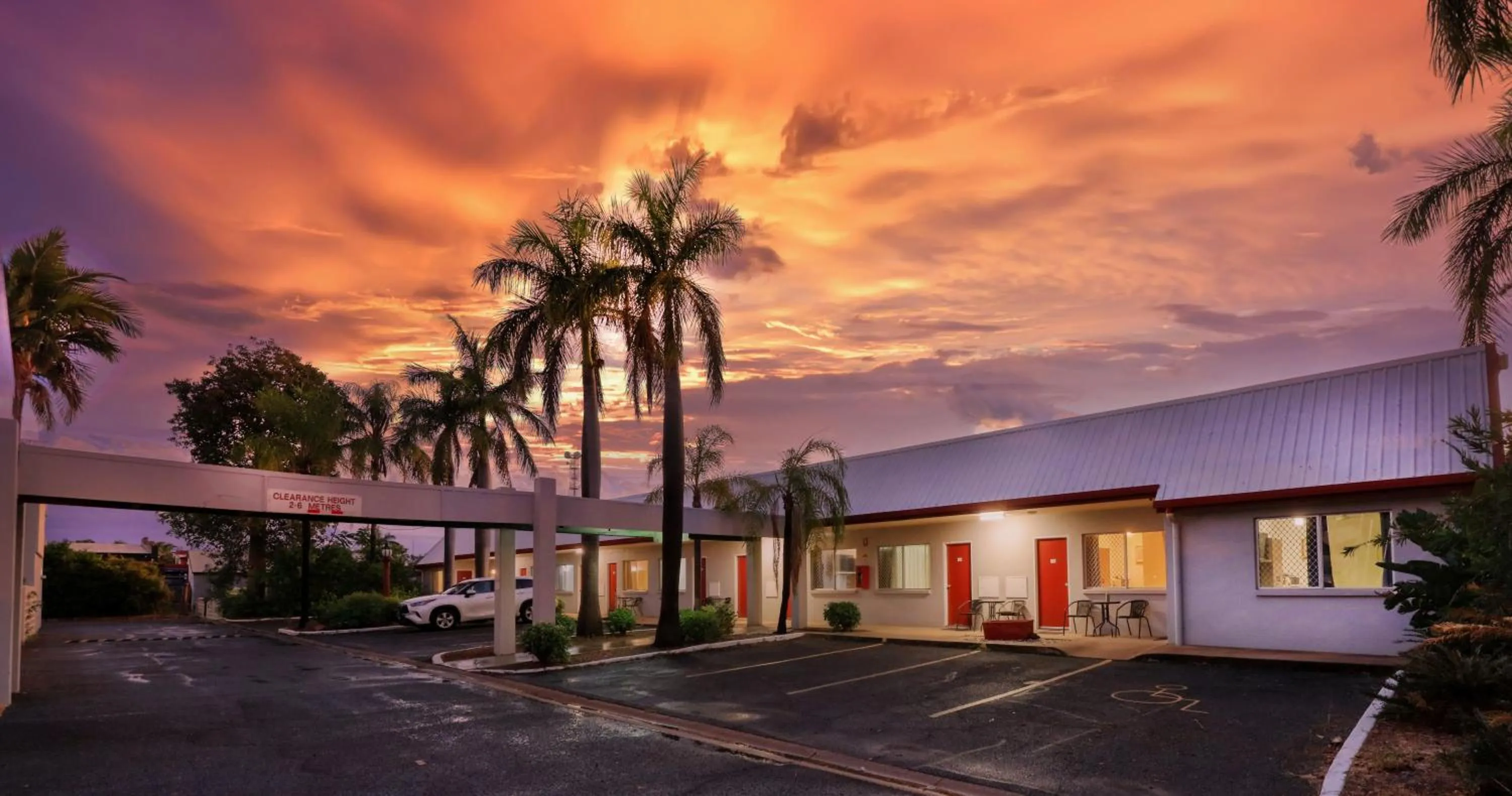 Property building in Emerald Central Hotel Official