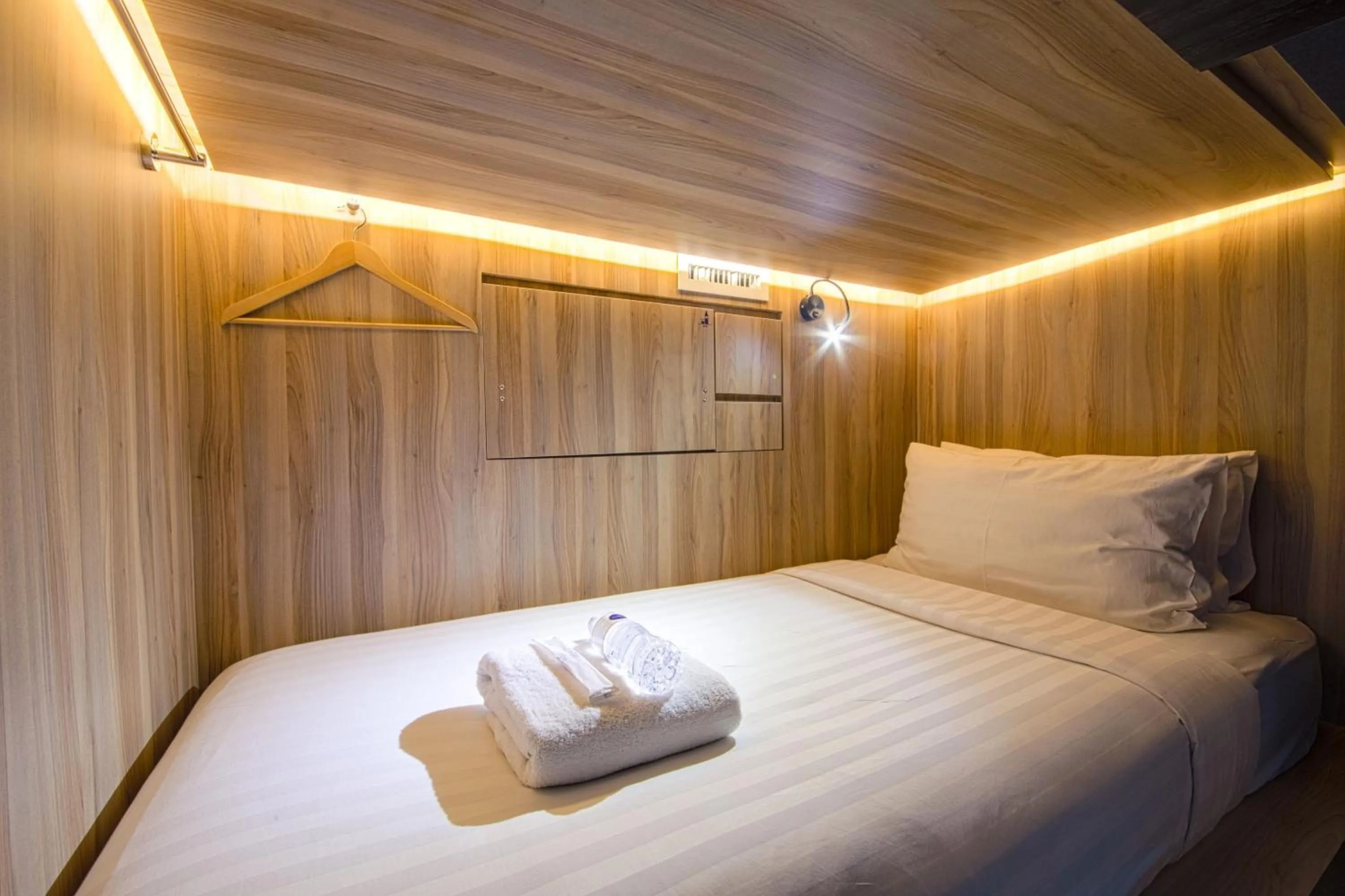 Bed in CUBE Boutique Capsule Hotel at Chinatown