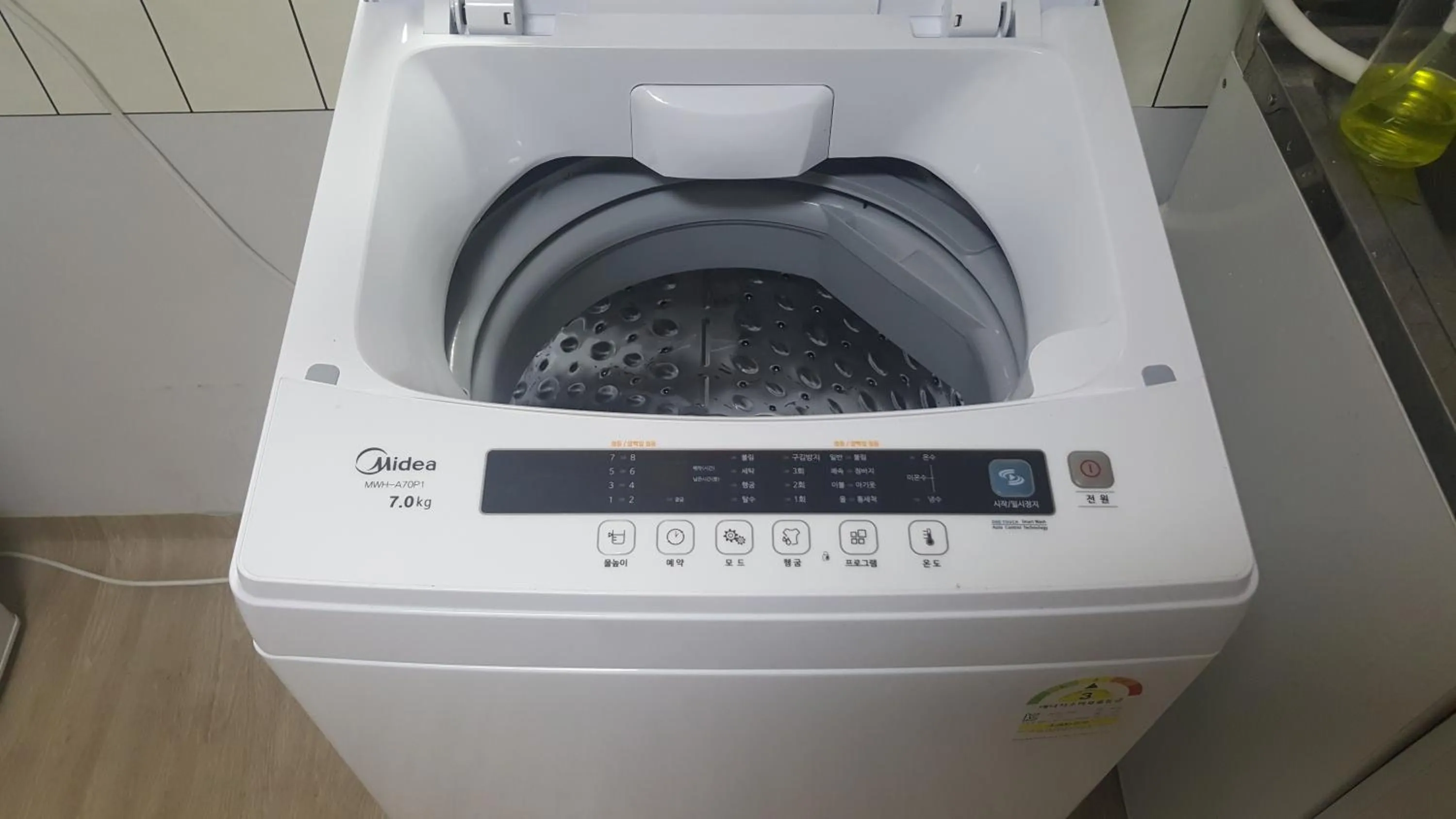 Communal kitchen in Dongdaemun Neighbors