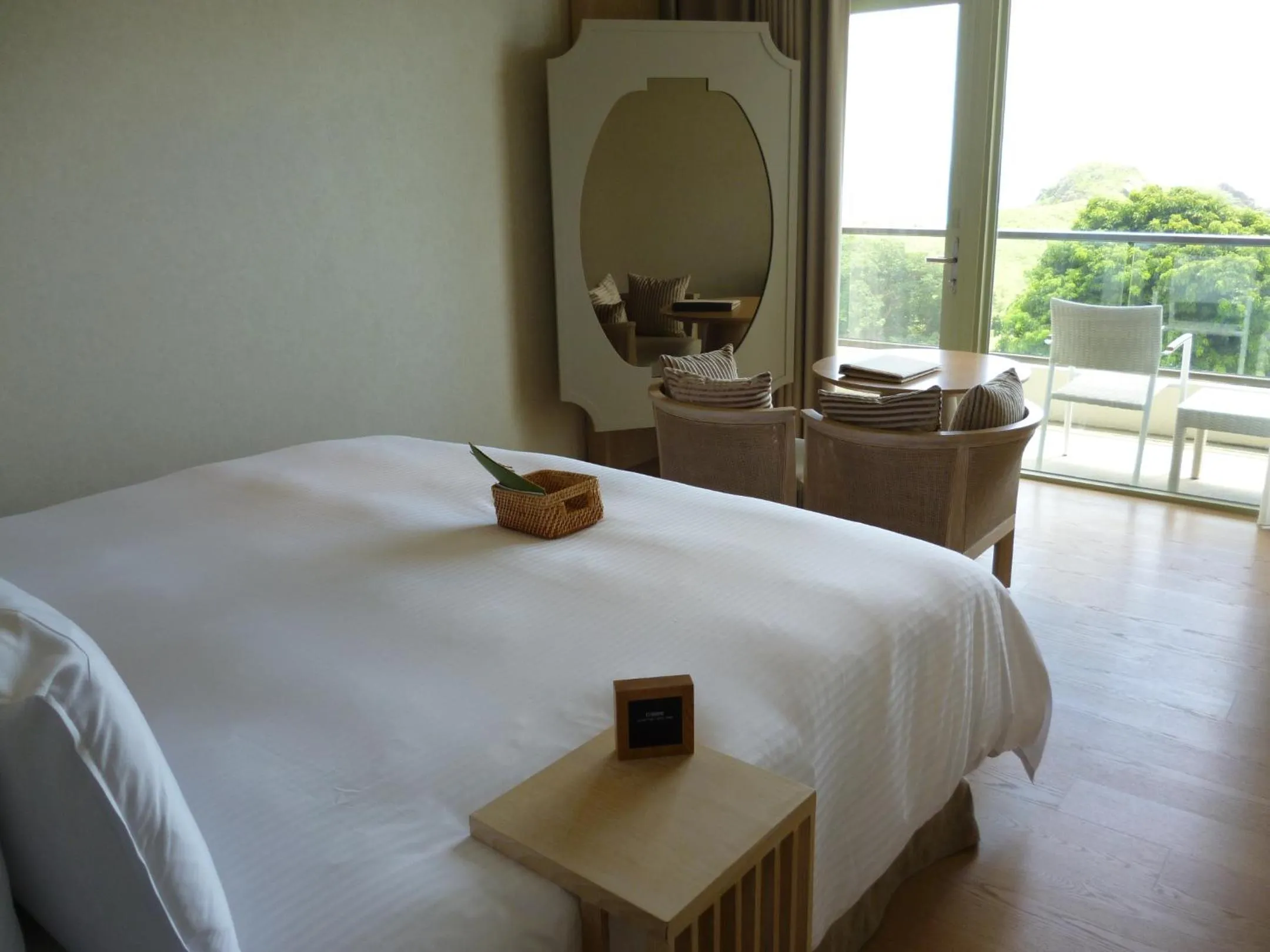 Bedroom, Bed in Gloria Manor