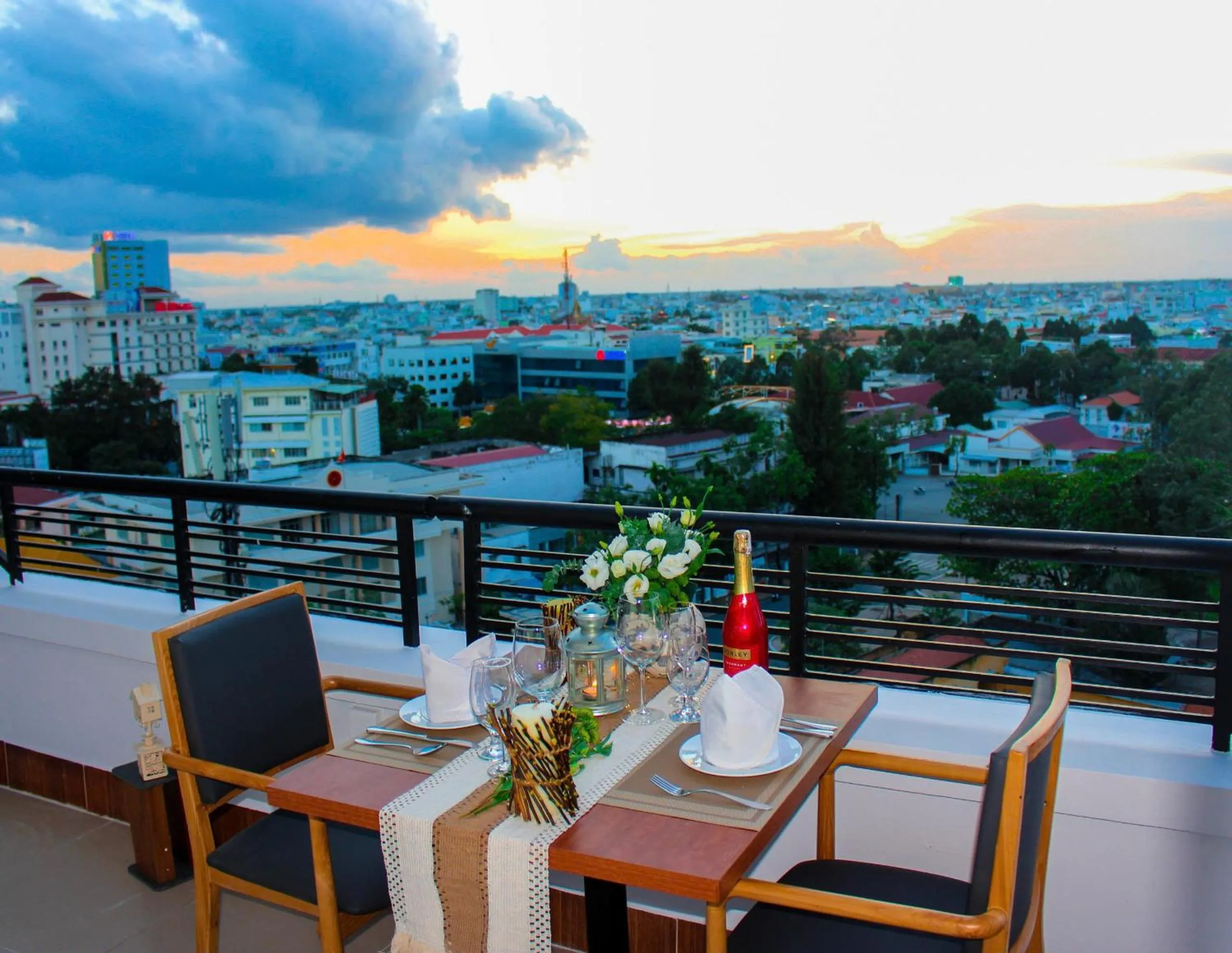 Restaurant/places to eat in TTC Hotel Can Tho