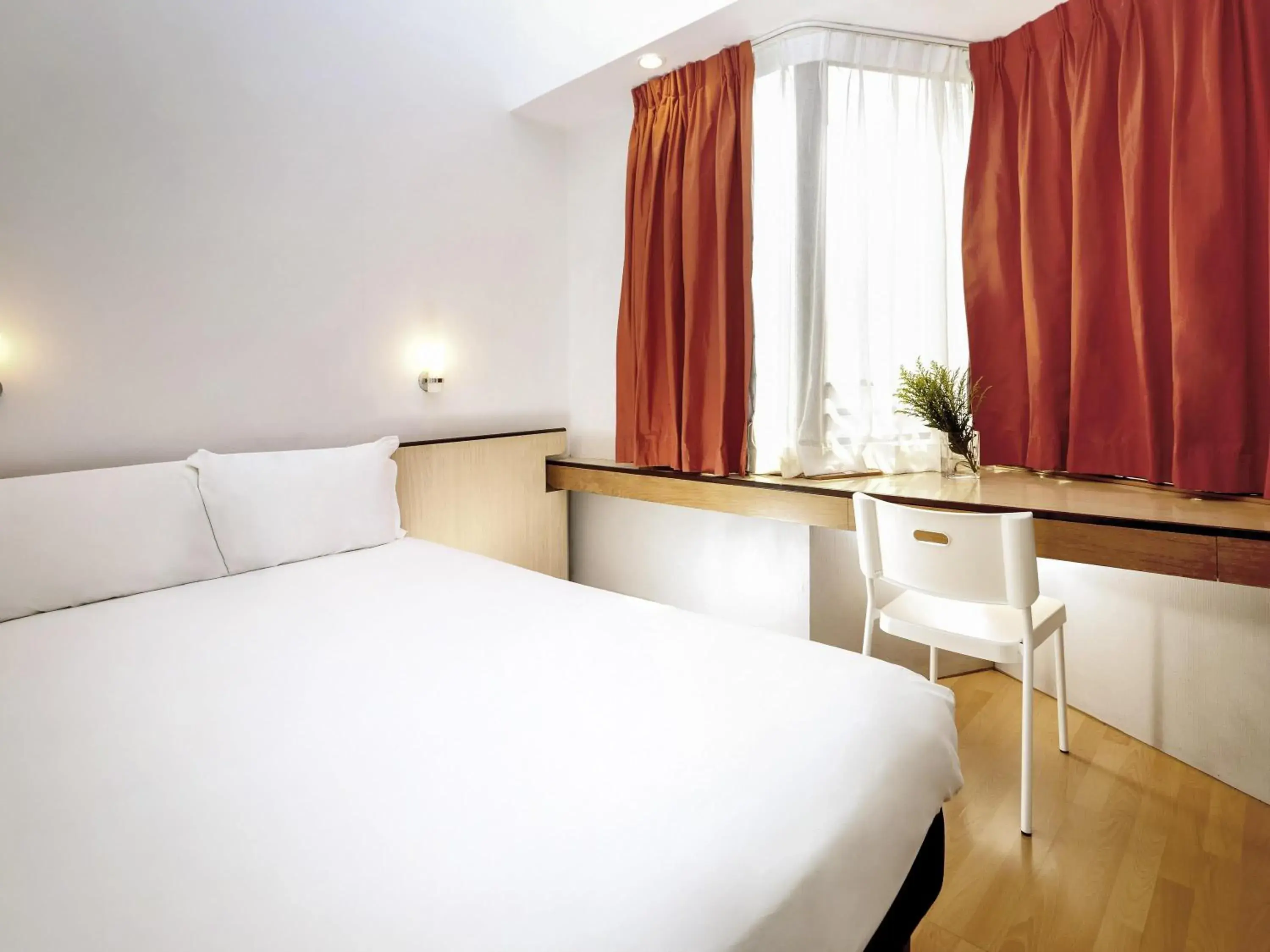 Standard Double Room in ibis Hong Kong North Point Standard Double Room in ibis Hong Kong North Point