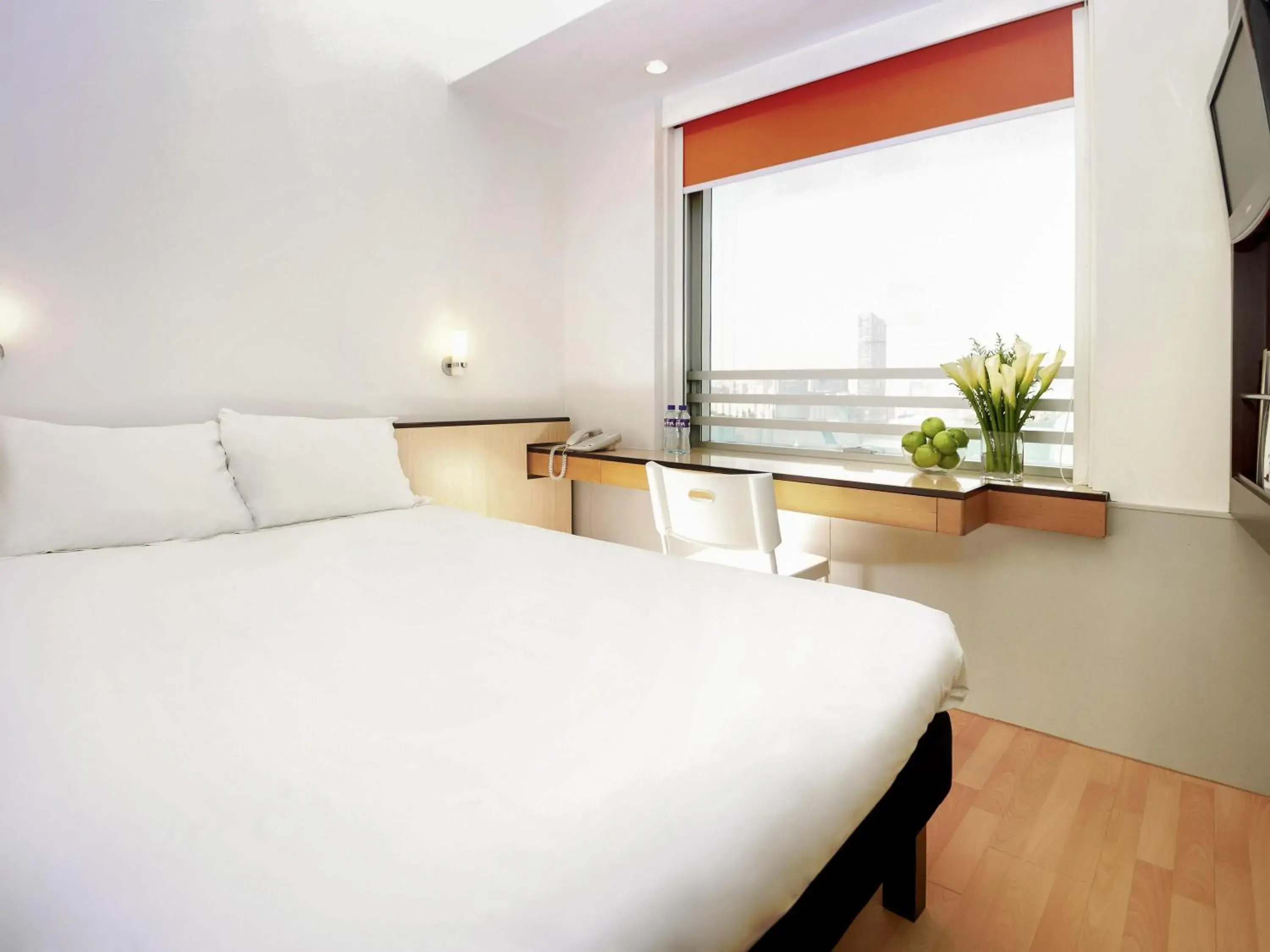 Superior Double Room with Harbor View in ibis Hong Kong North Point Superior Double Room with Harbor View in ibis Hong Kong North Point