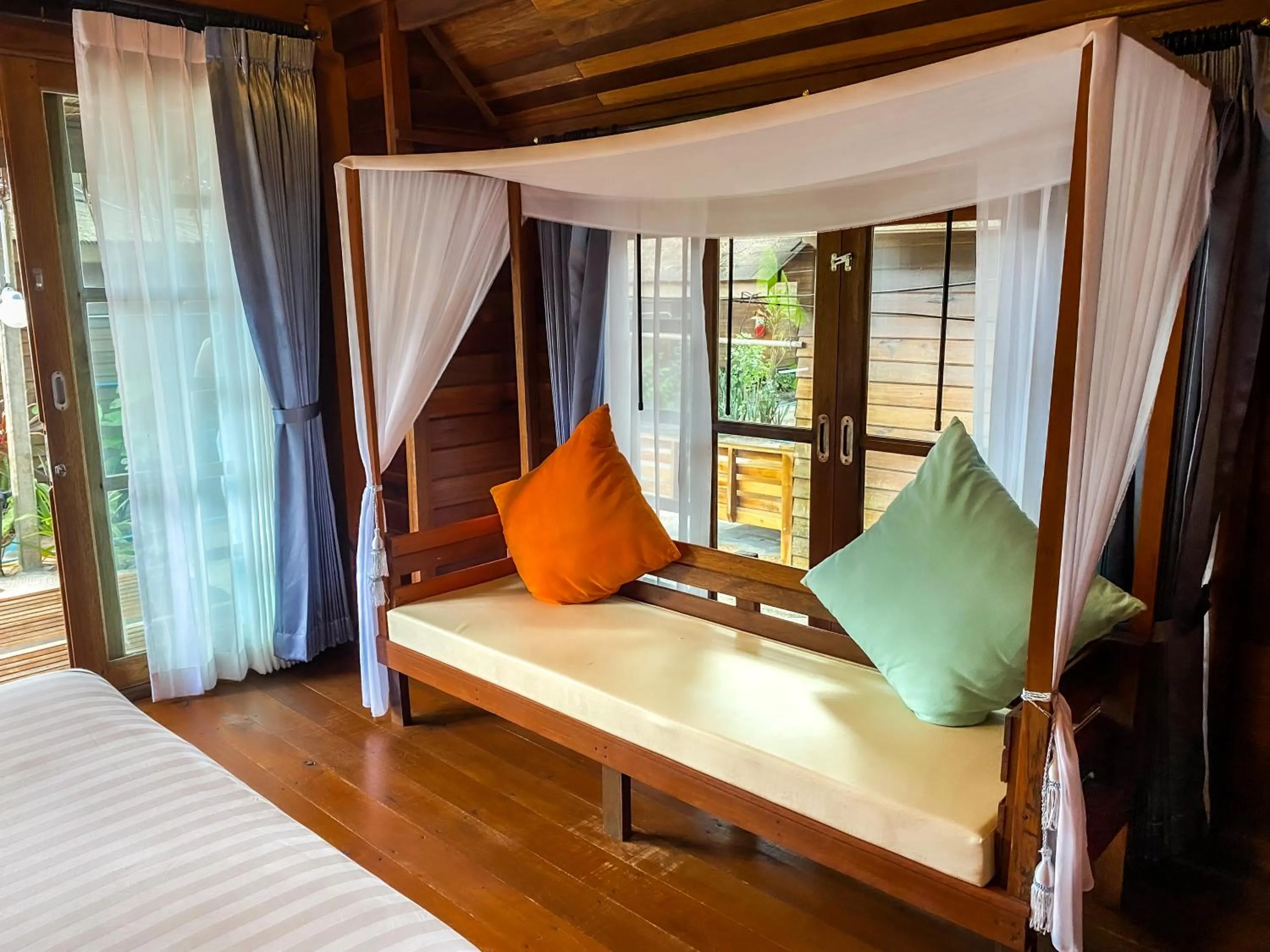 Bed in Lipe Beach Resort