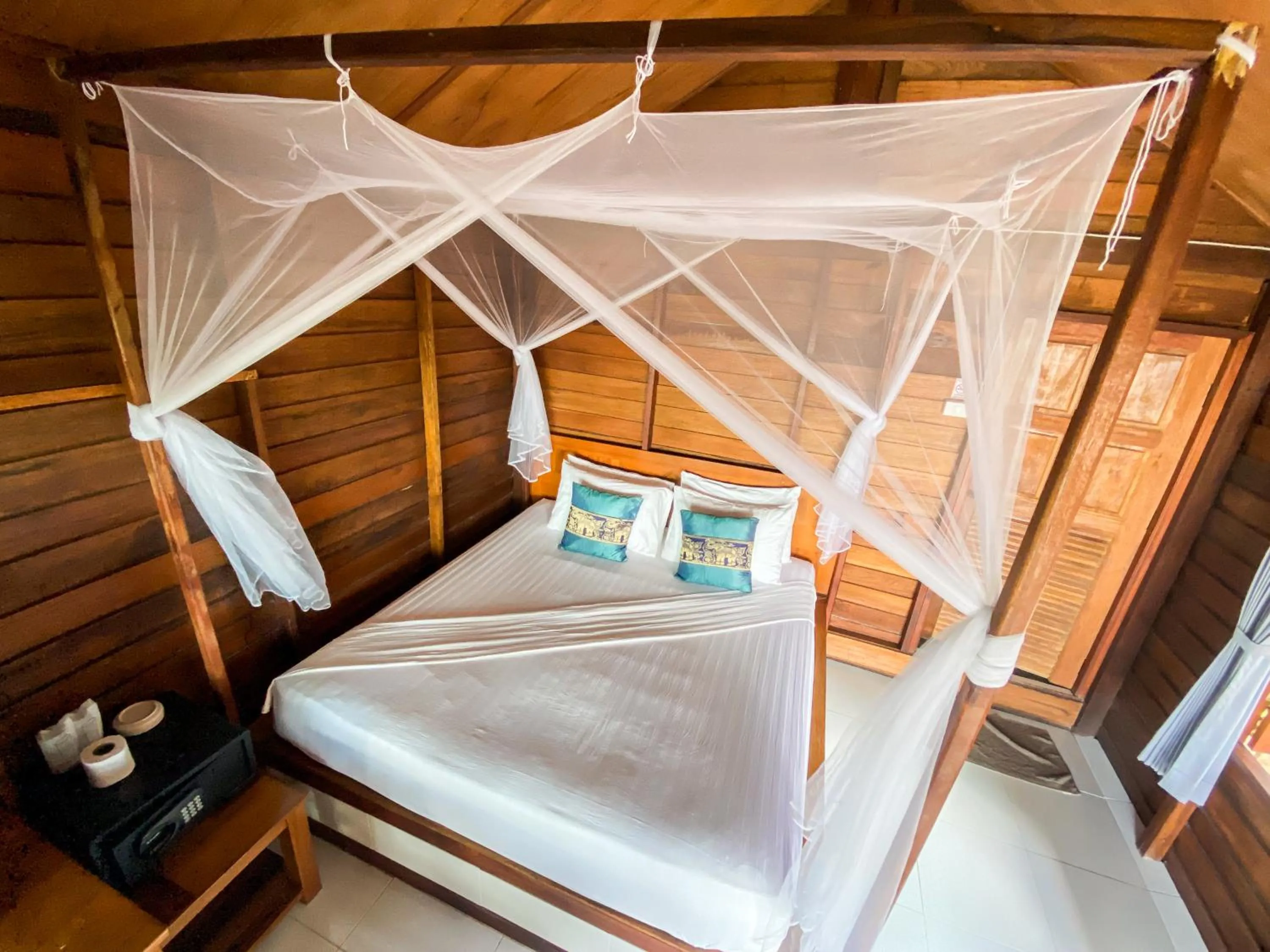 Bed in Lipe Beach Resort