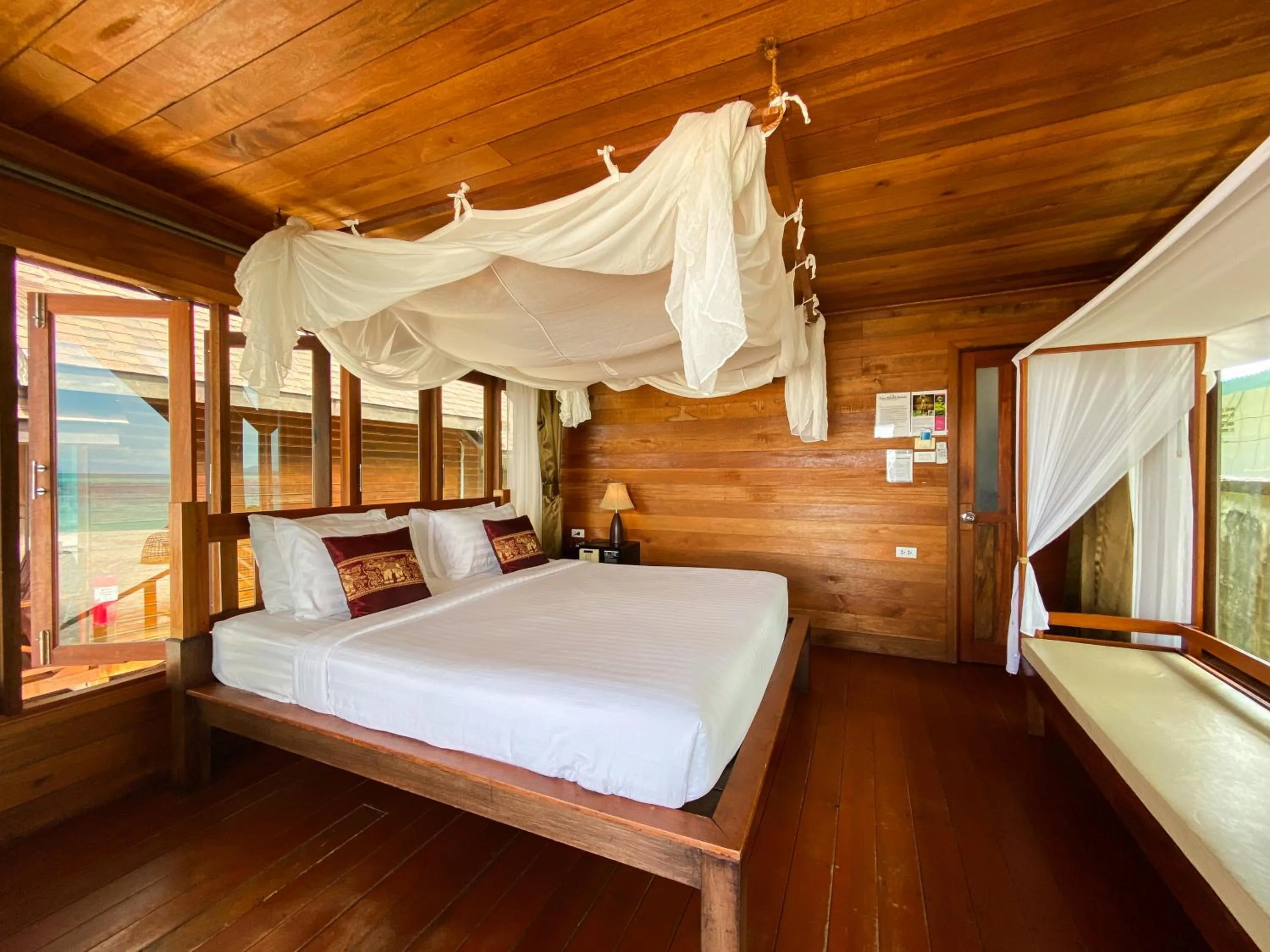 Bed in Lipe Beach Resort