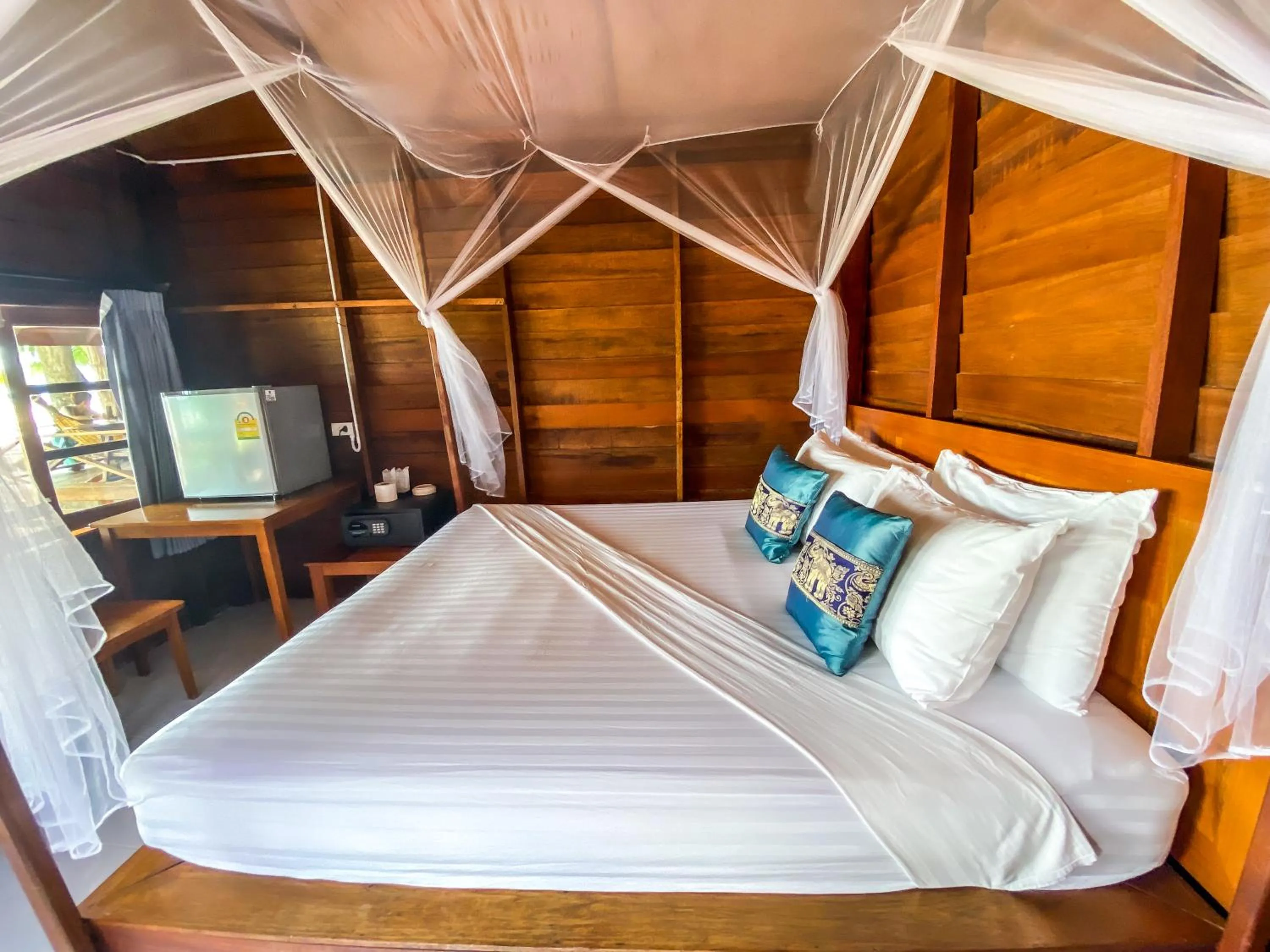 Bed in Lipe Beach Resort