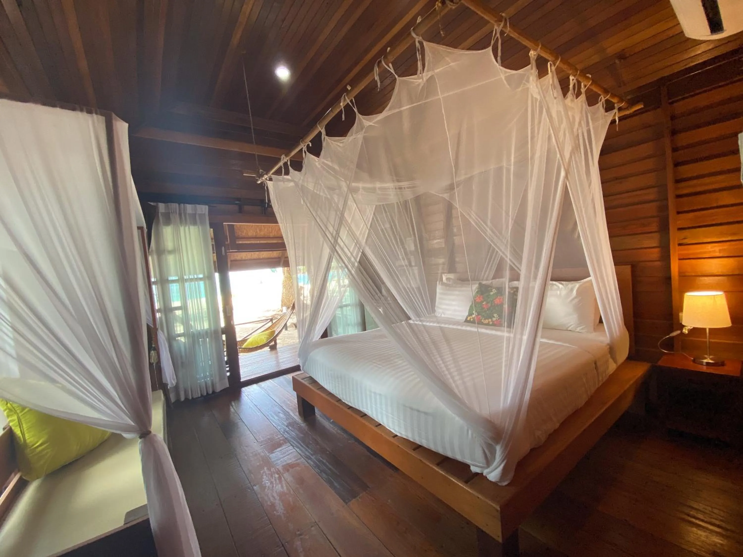 Bed in Lipe Beach Resort