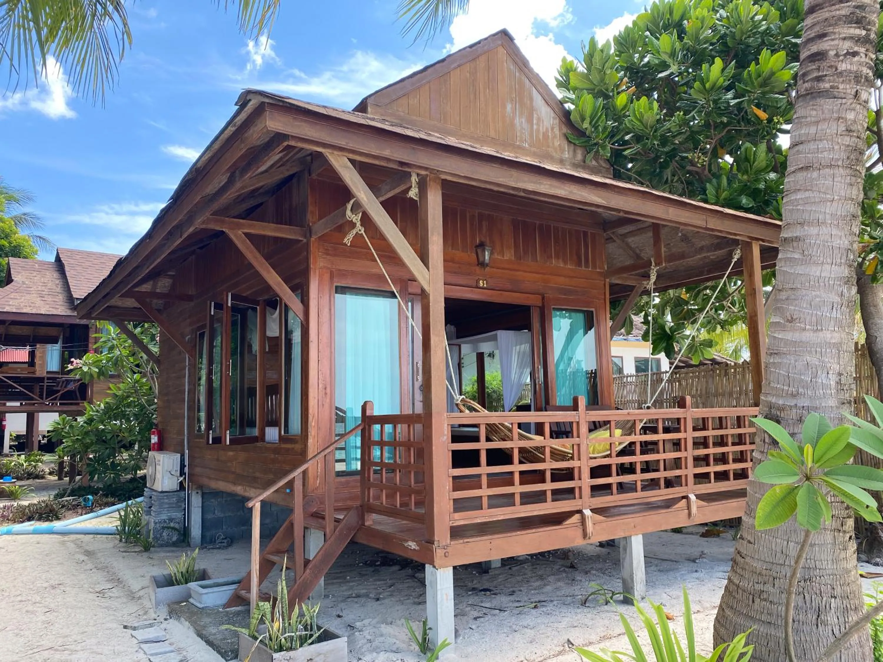 Lipe Beach Resort