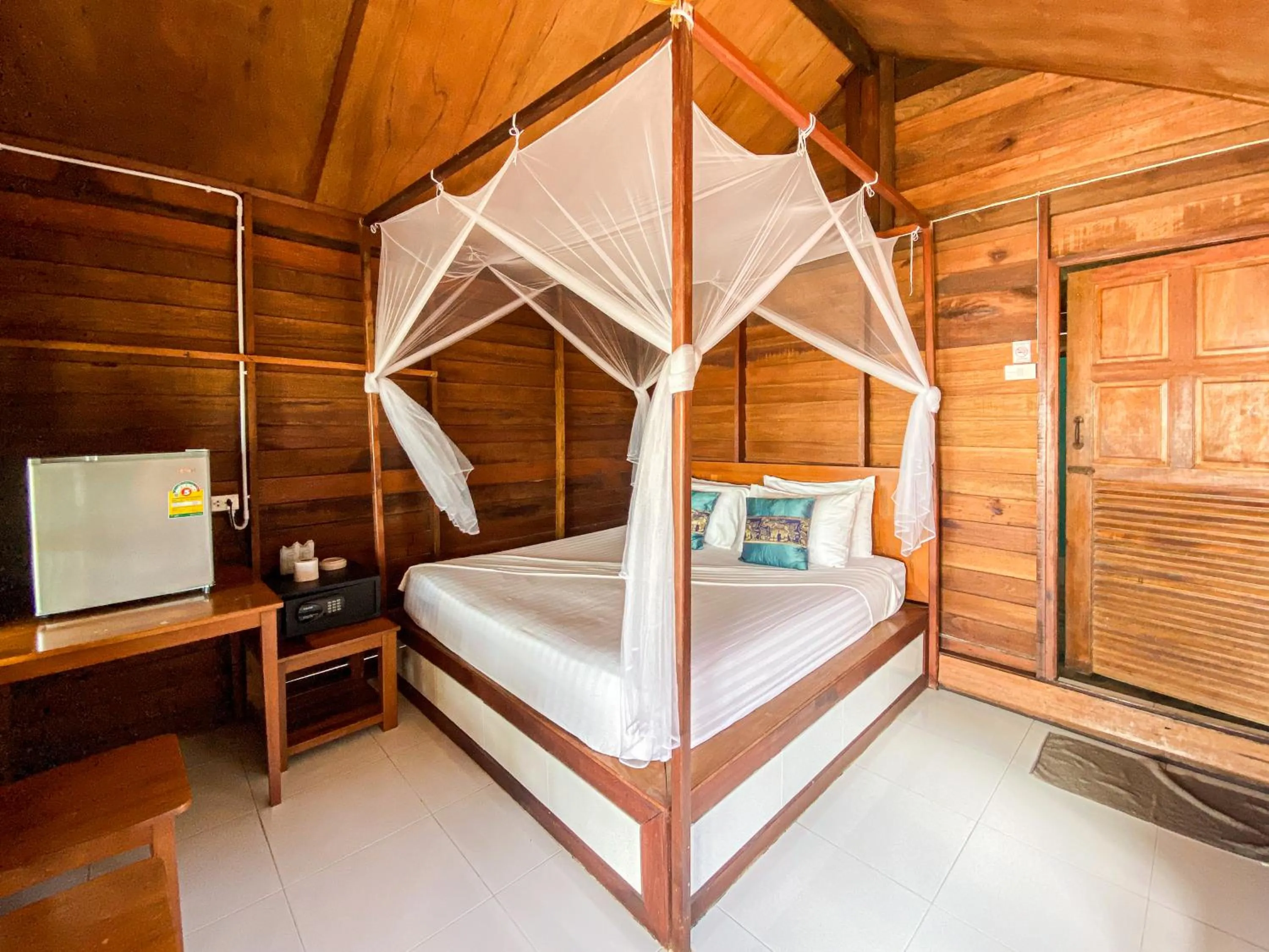 Bed in Lipe Beach Resort