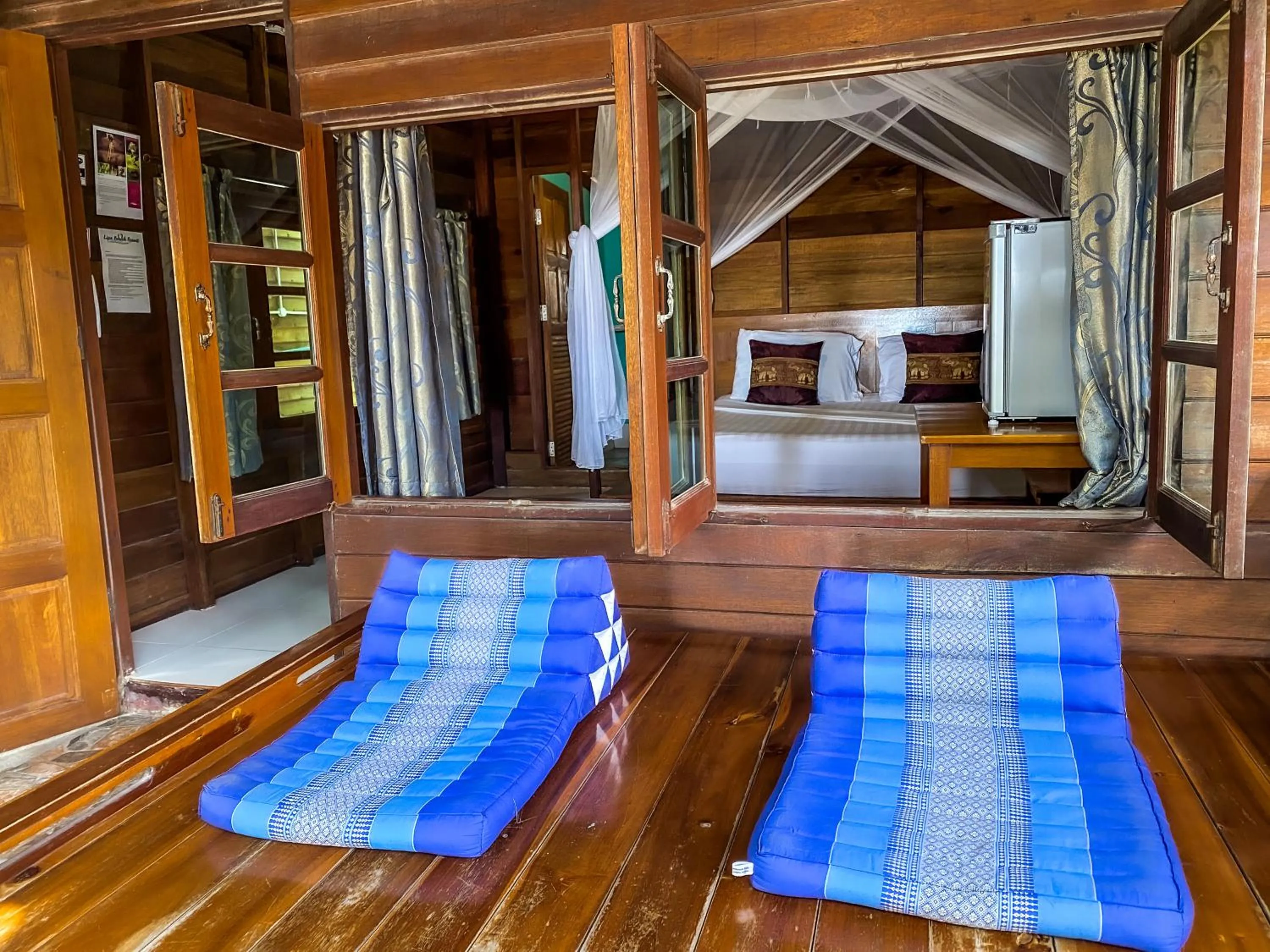 Bed in Lipe Beach Resort