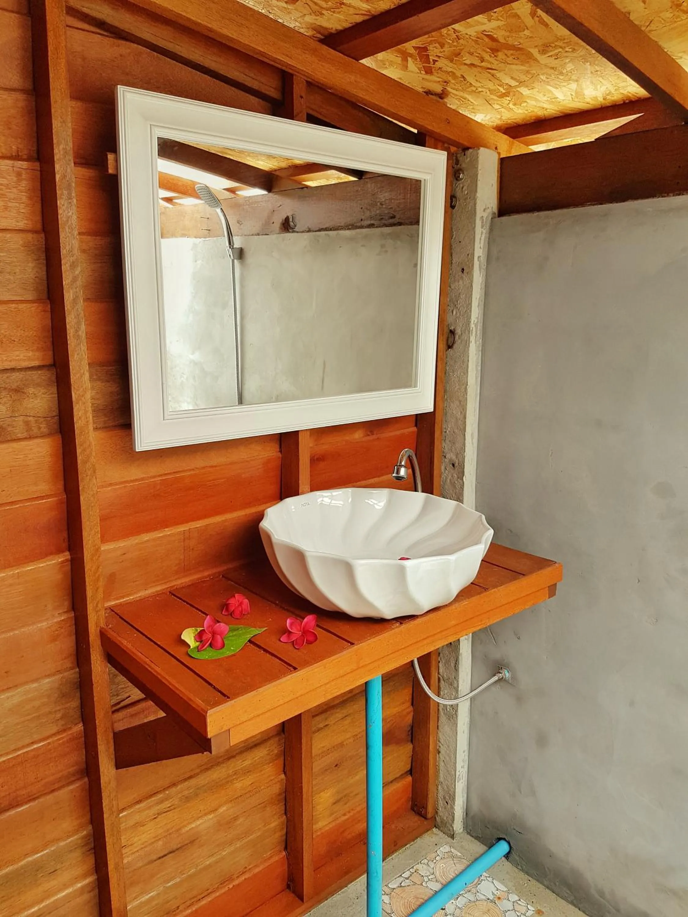 Bathroom in Lipe Beach Resort