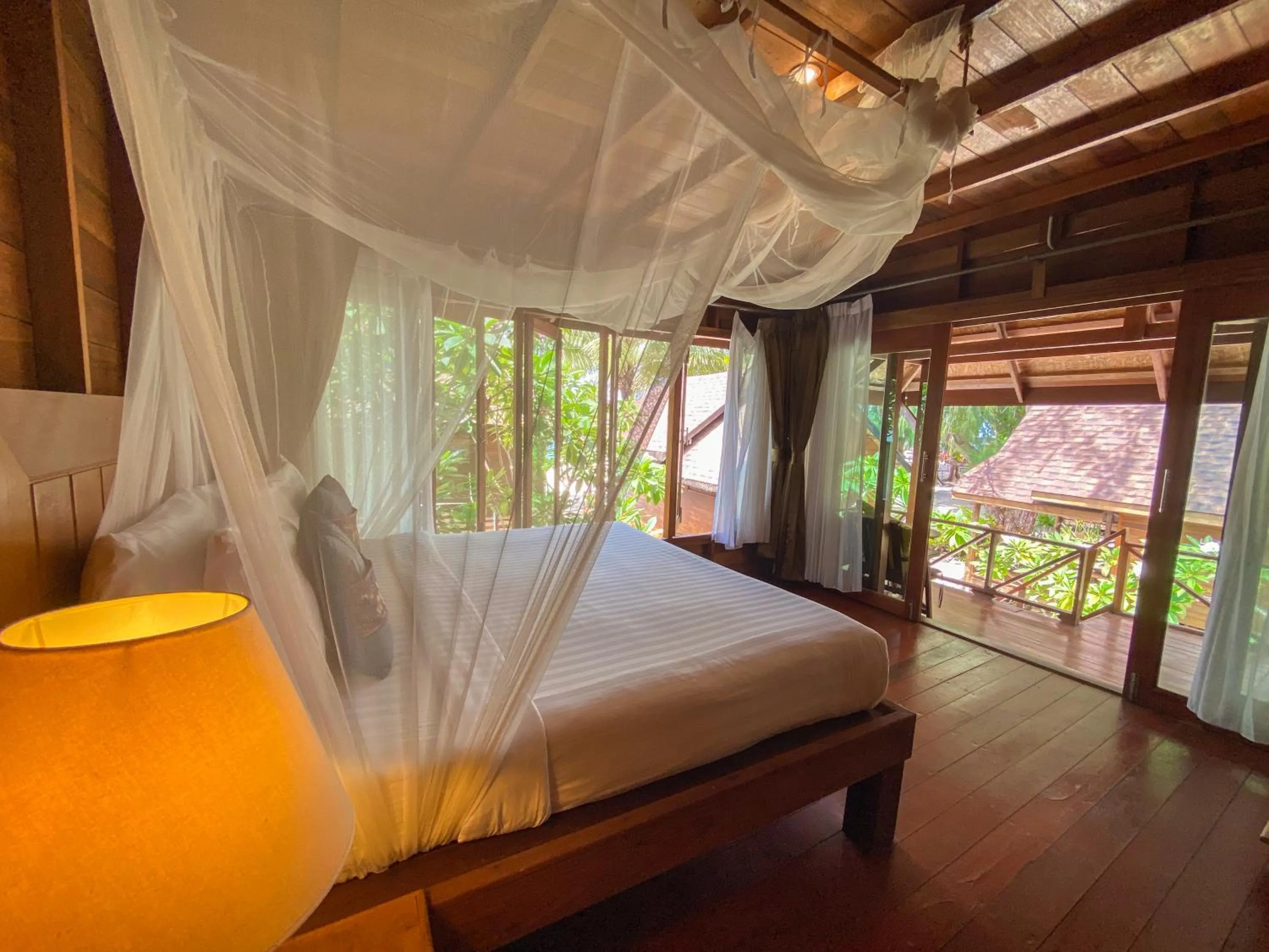 Bed in Lipe Beach Resort