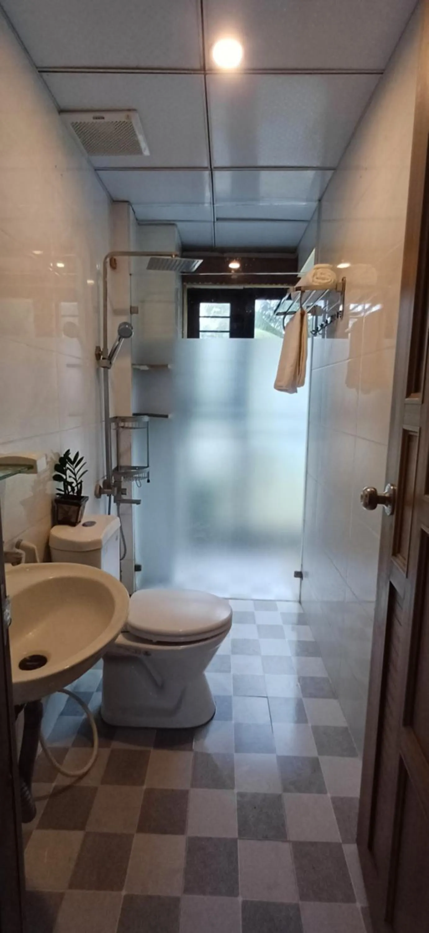 Shower in Seashine Apartment