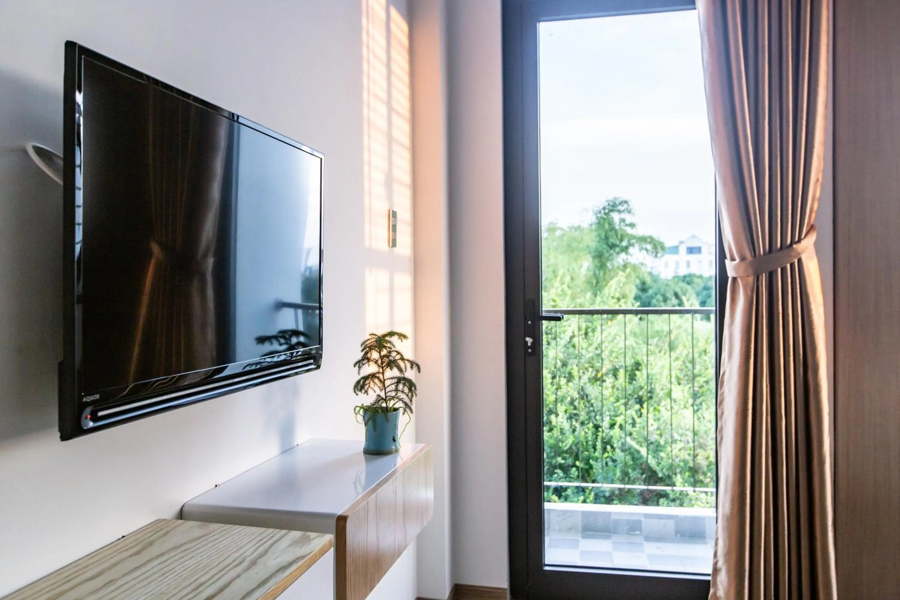 Communal lounge/ TV room in Seashine Apartment