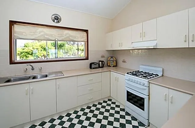 Kitchen or kitchenette in Barmera Lake Resort Motel