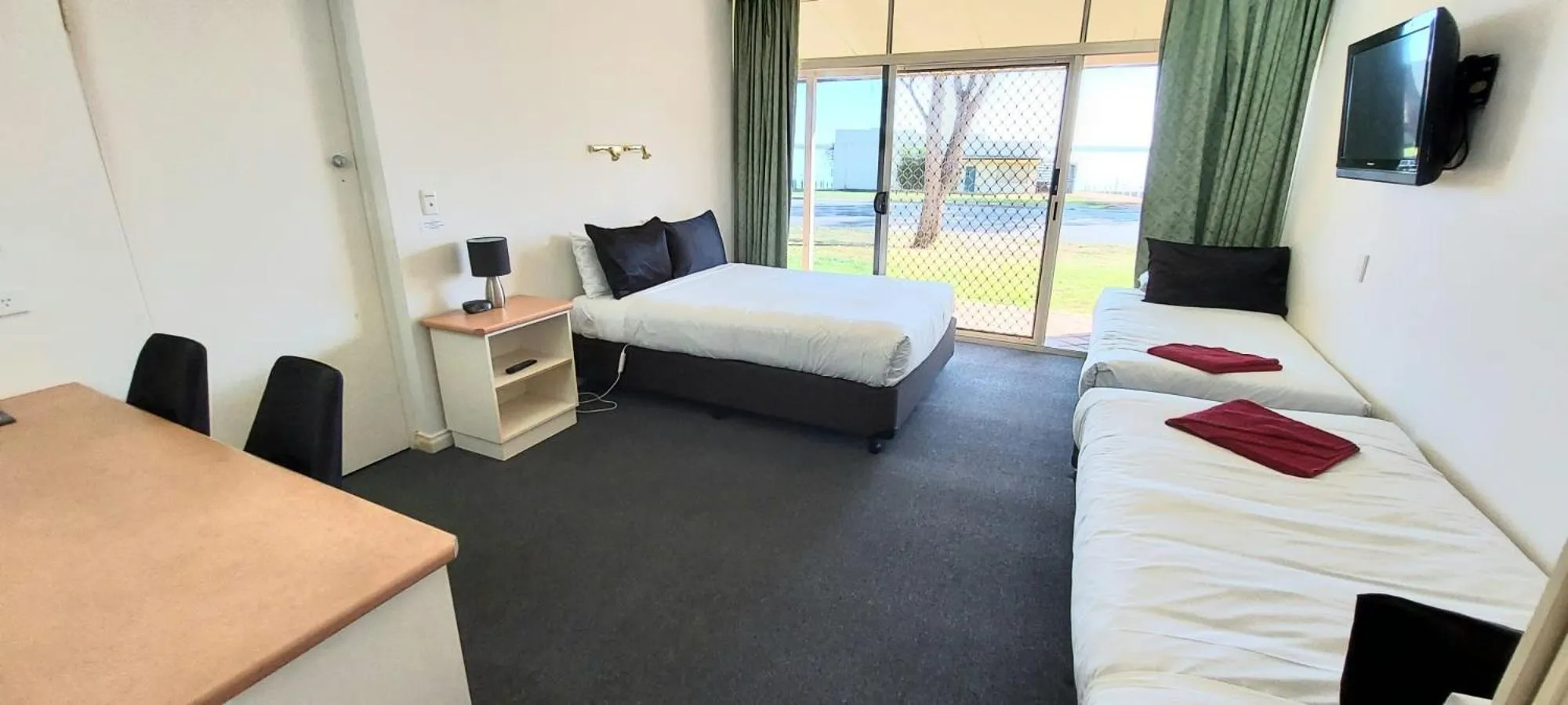 Bed in Barmera Lake Resort Motel