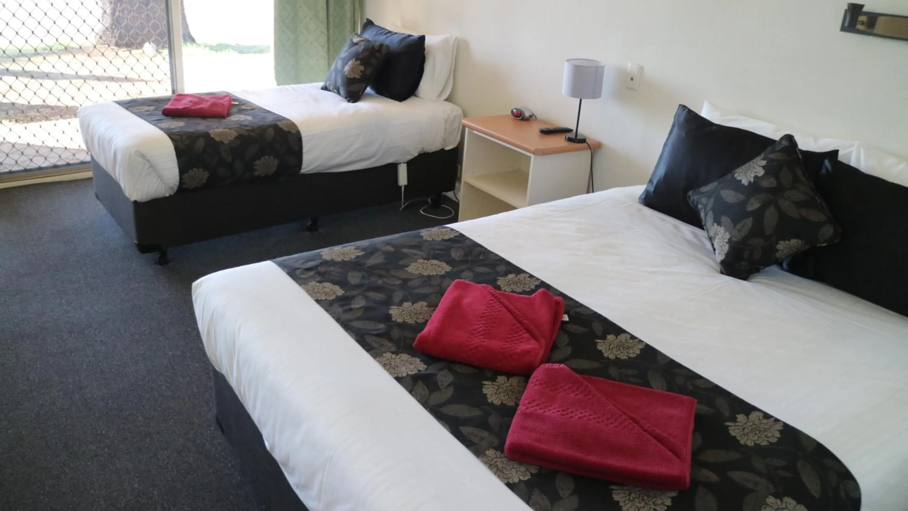 Bed in Barmera Lake Resort Motel