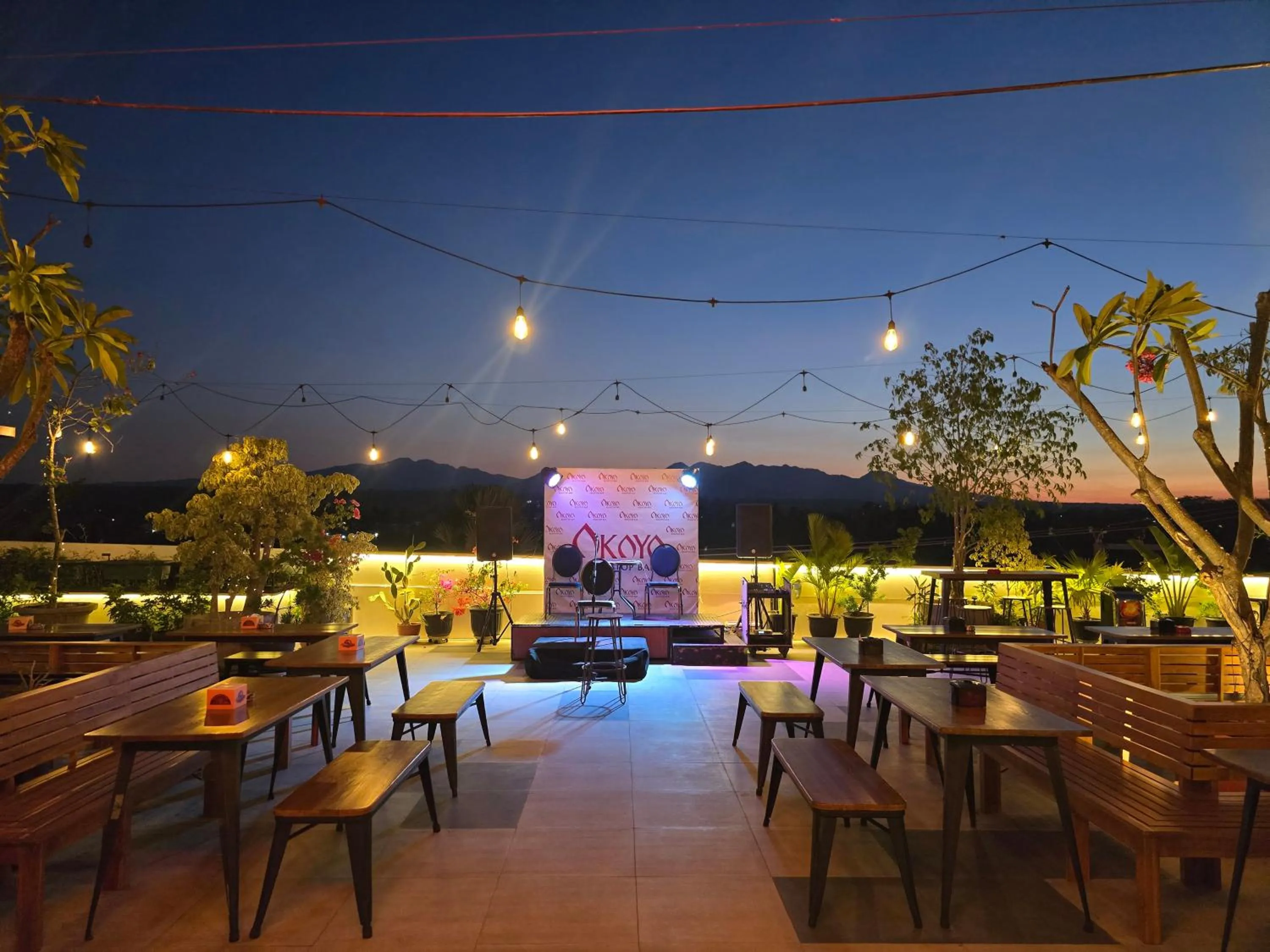 Restaurant/places to eat in Kaloka Airport Hotel