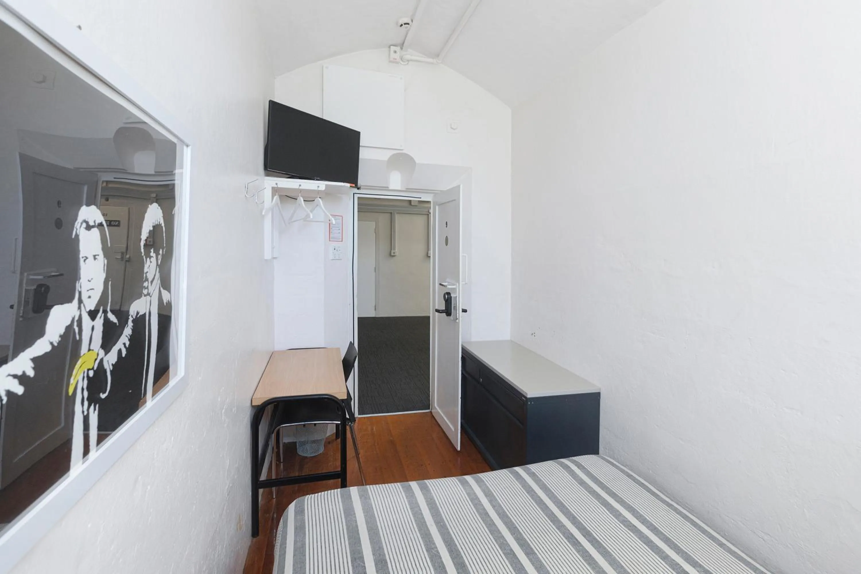 TV and multimedia in Jailhouse Accommodation