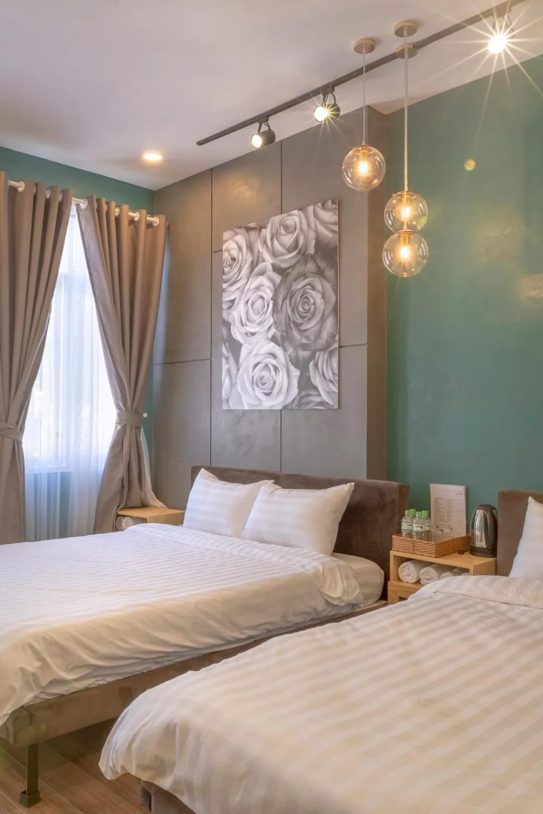 Bed in Seven A Hotel