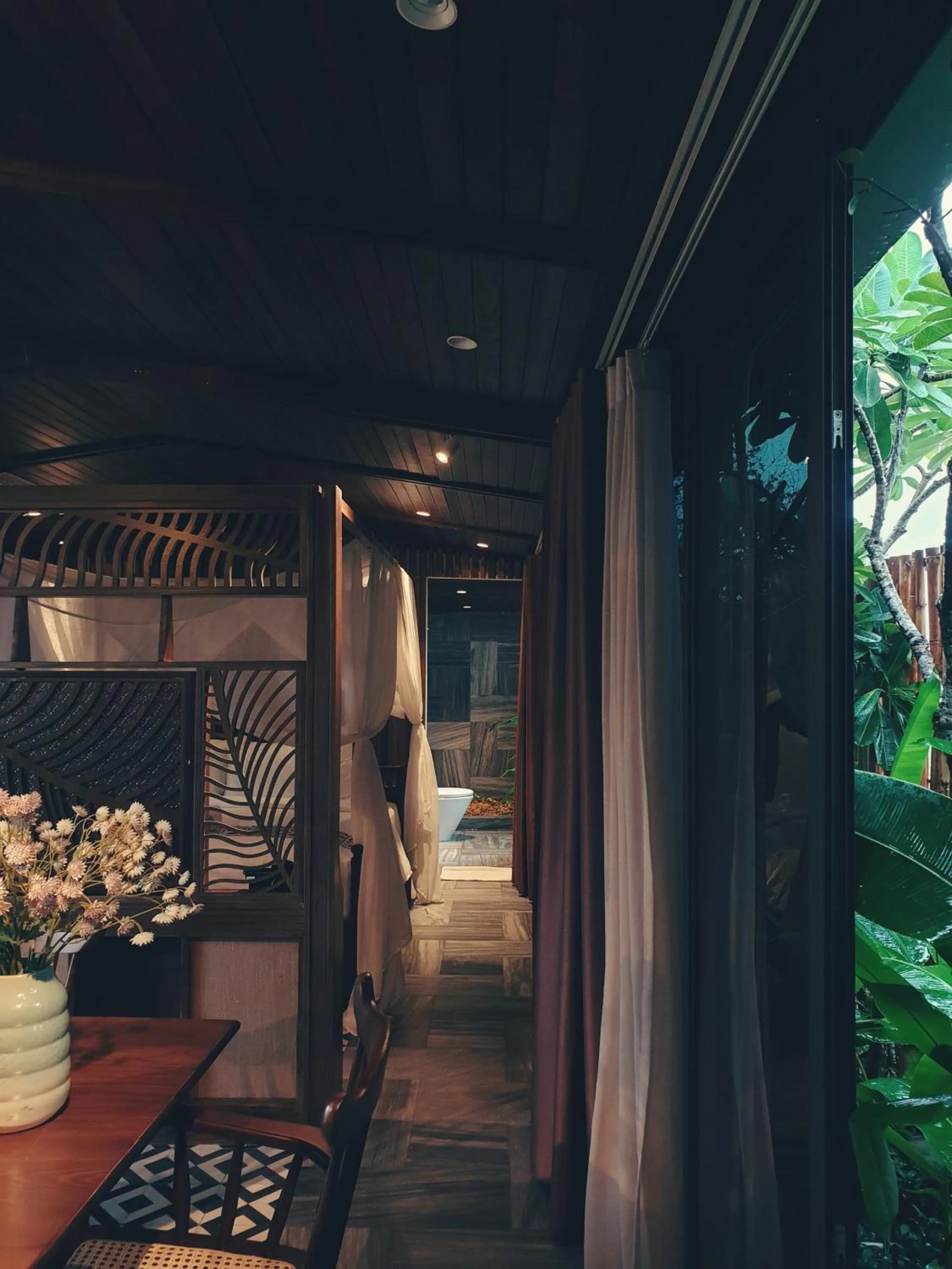 Photo of the whole room in Minh Boutique