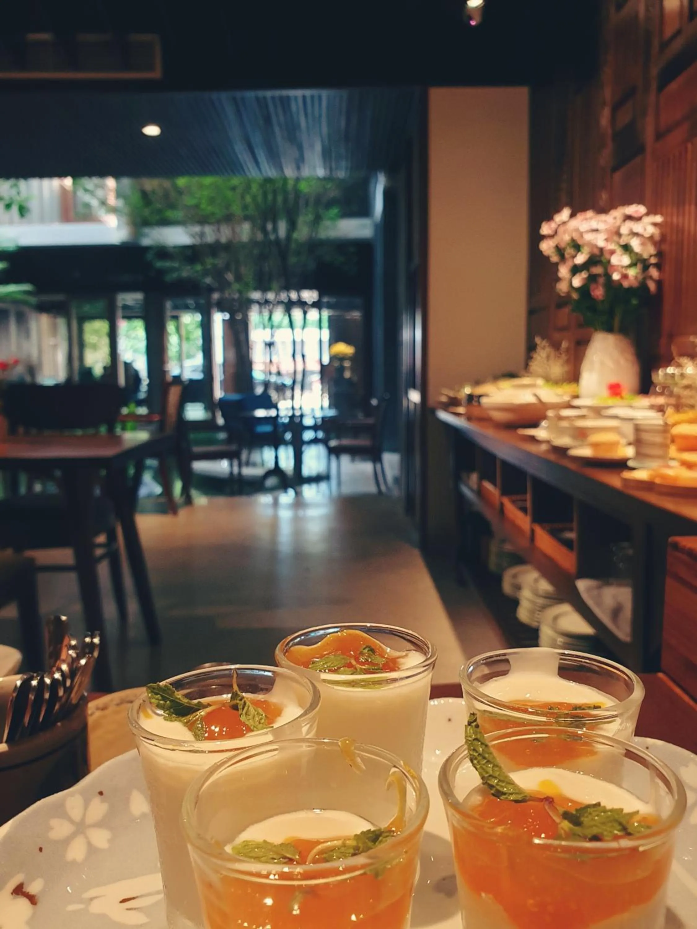 Restaurant/places to eat in Minh Boutique