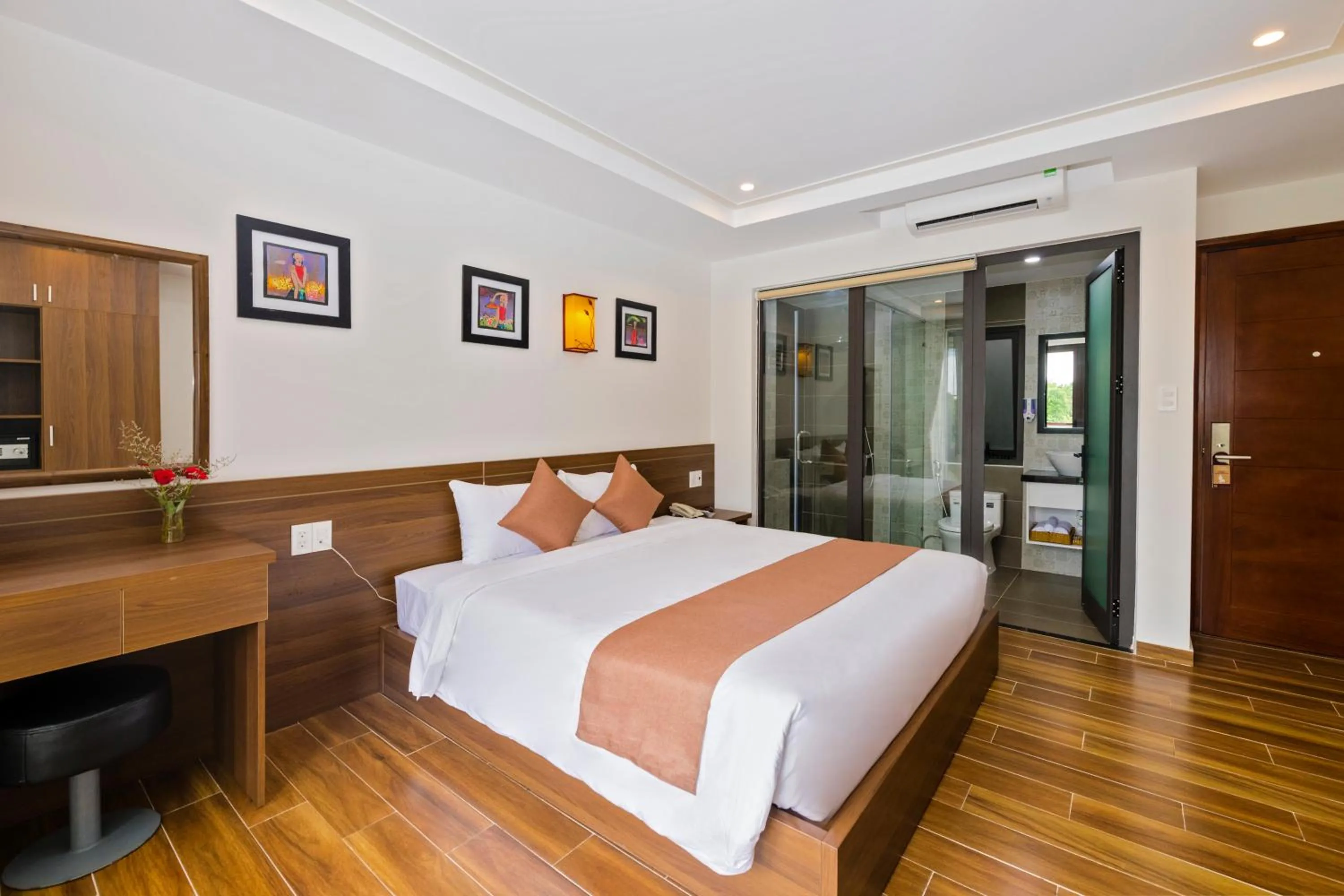 Photo of the whole room, Bed in Brother Villa Hoi An