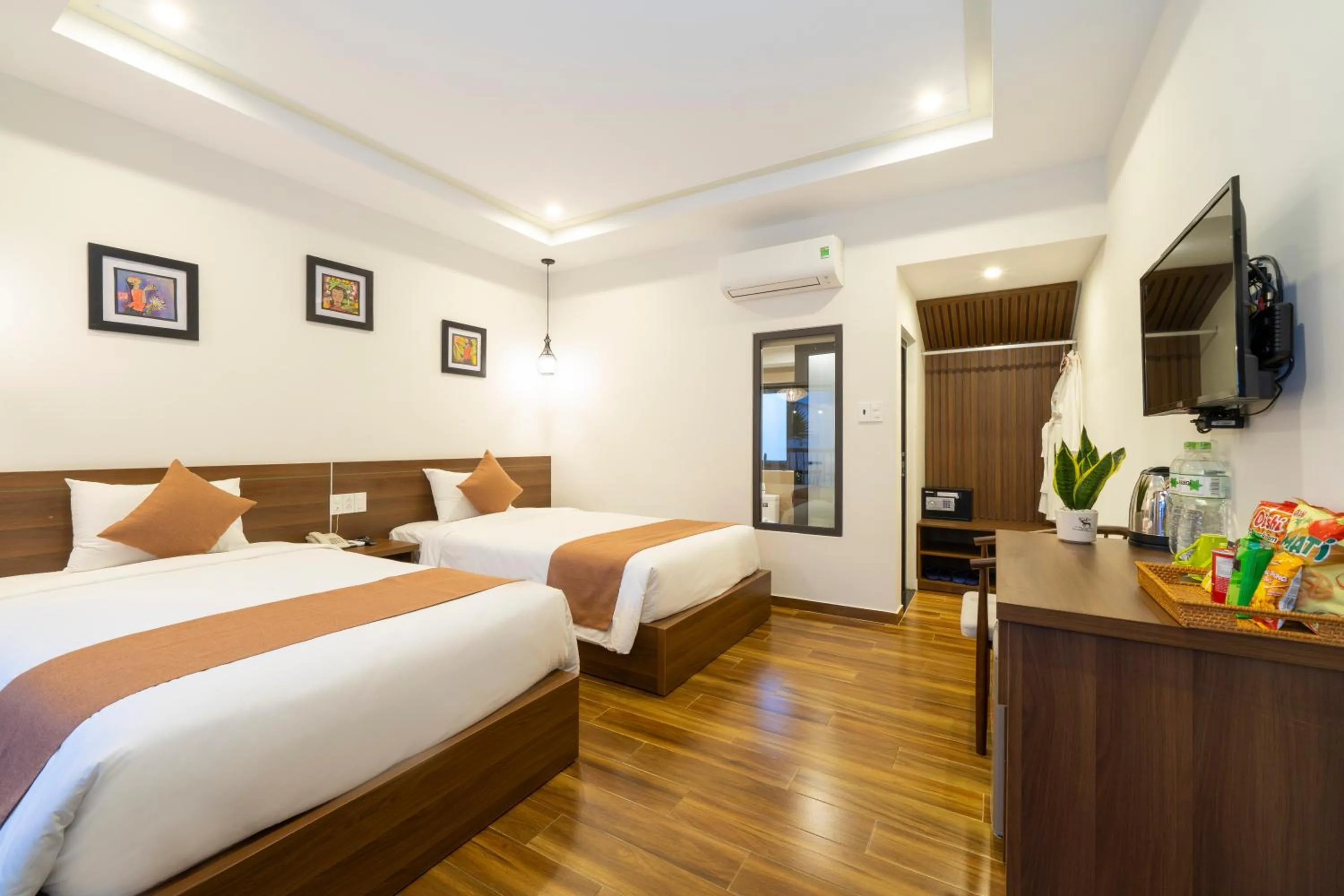 Photo of the whole room, Bed in Brother Villa Hoi An