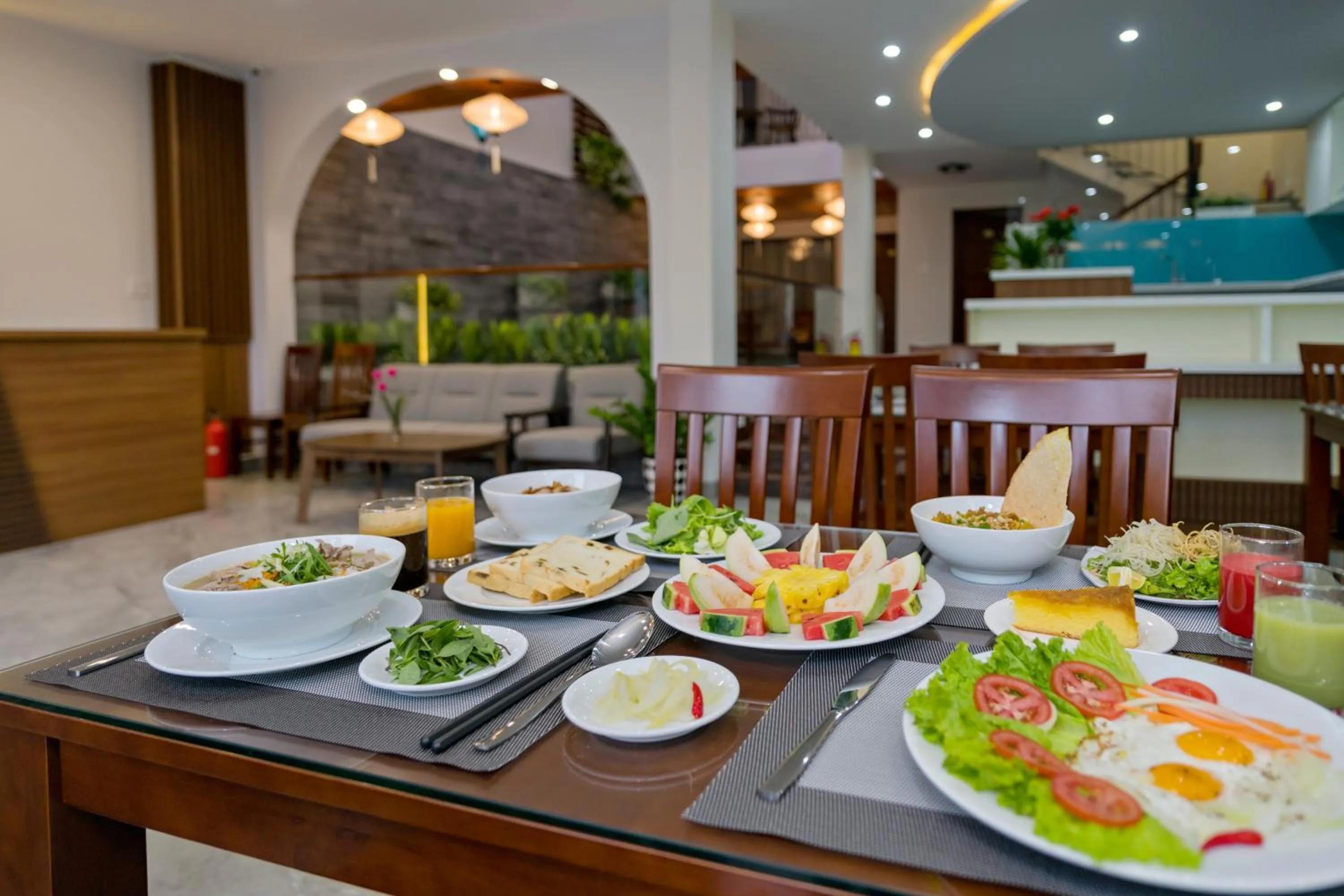 Food and drinks in Brother Villa Hoi An