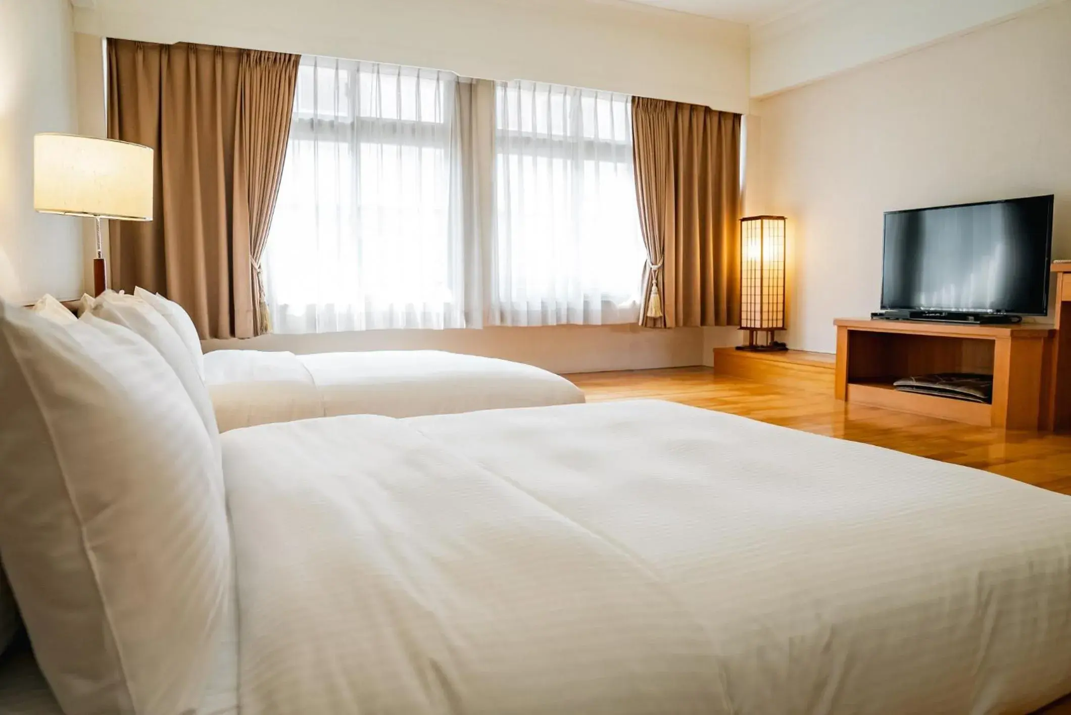 Economy Quadruple Room with Bath Tub in East Coast Hotel Economy Quadruple Room with Bath Tub in East Coast Hotel