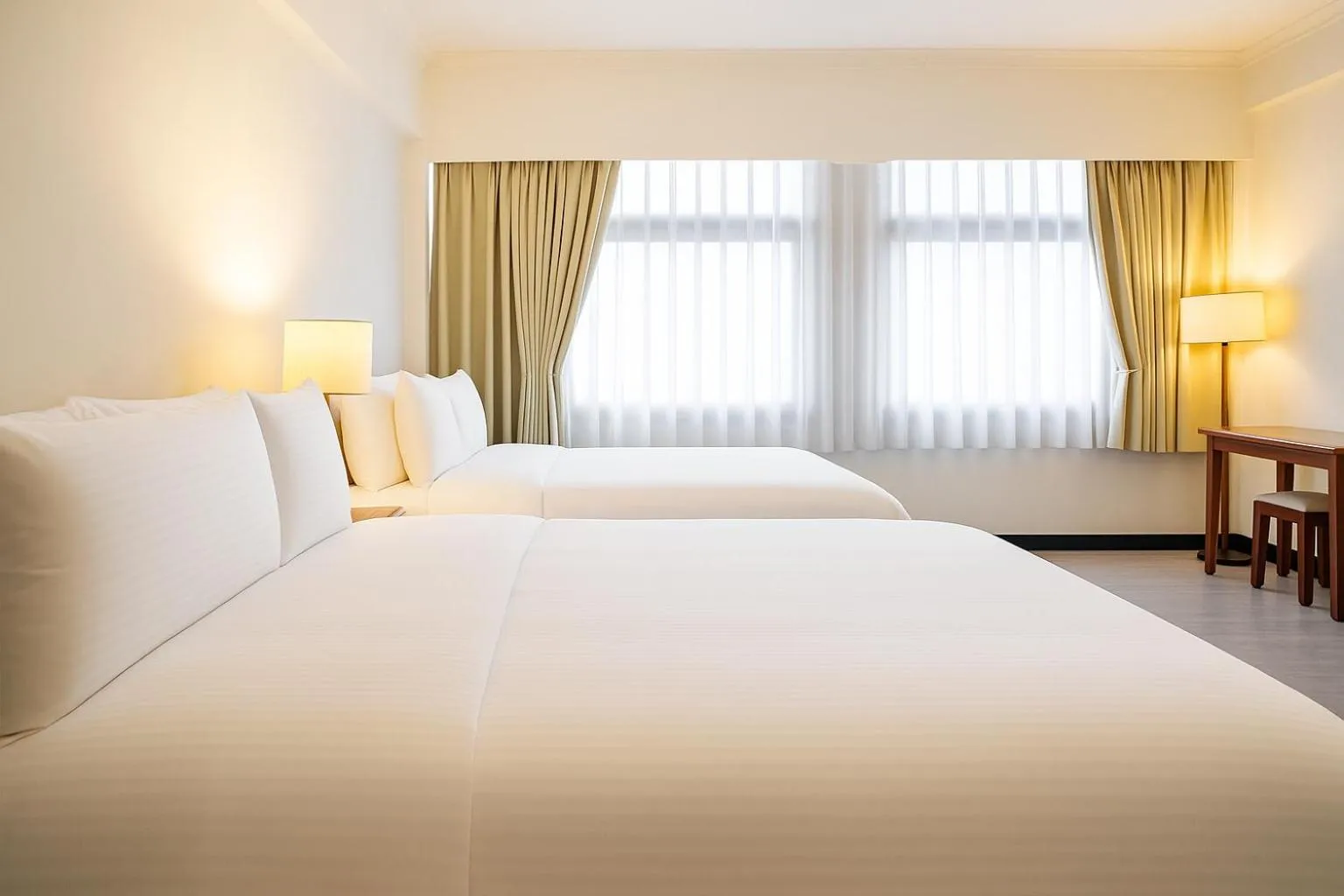 Bedroom, Bed in East Coast Hotel