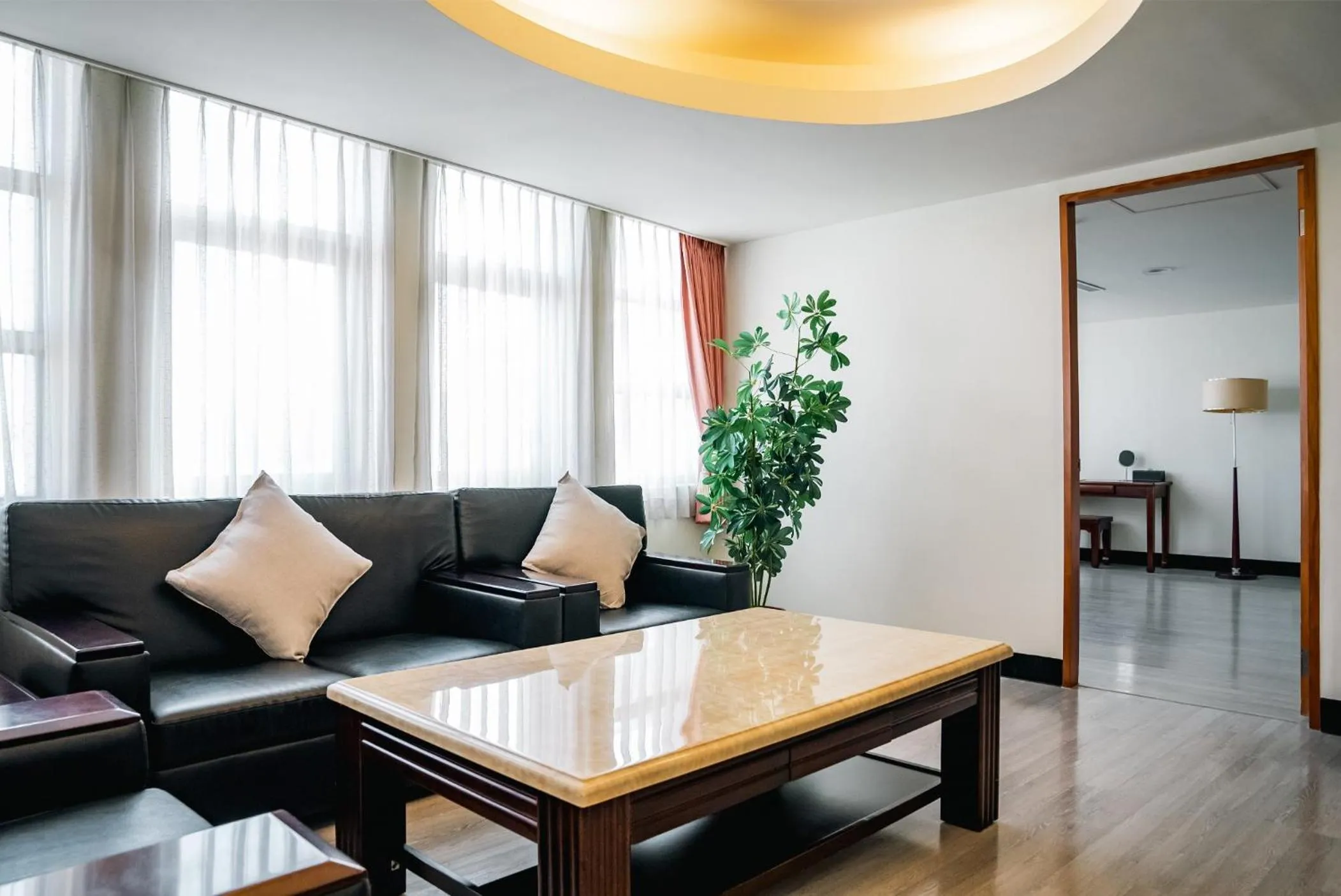 Living room in East Coast Hotel